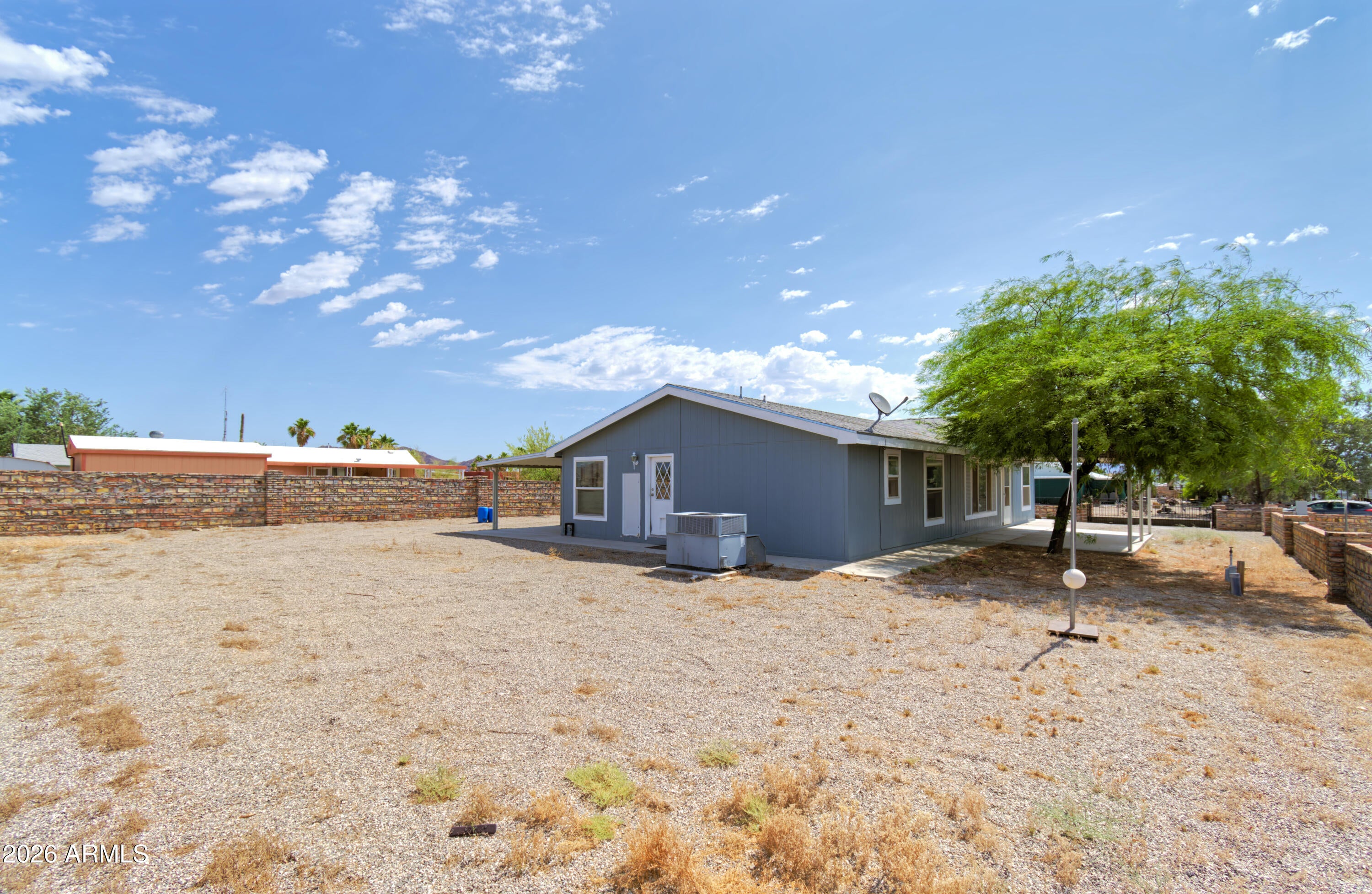 49594 EMERALD Avenue