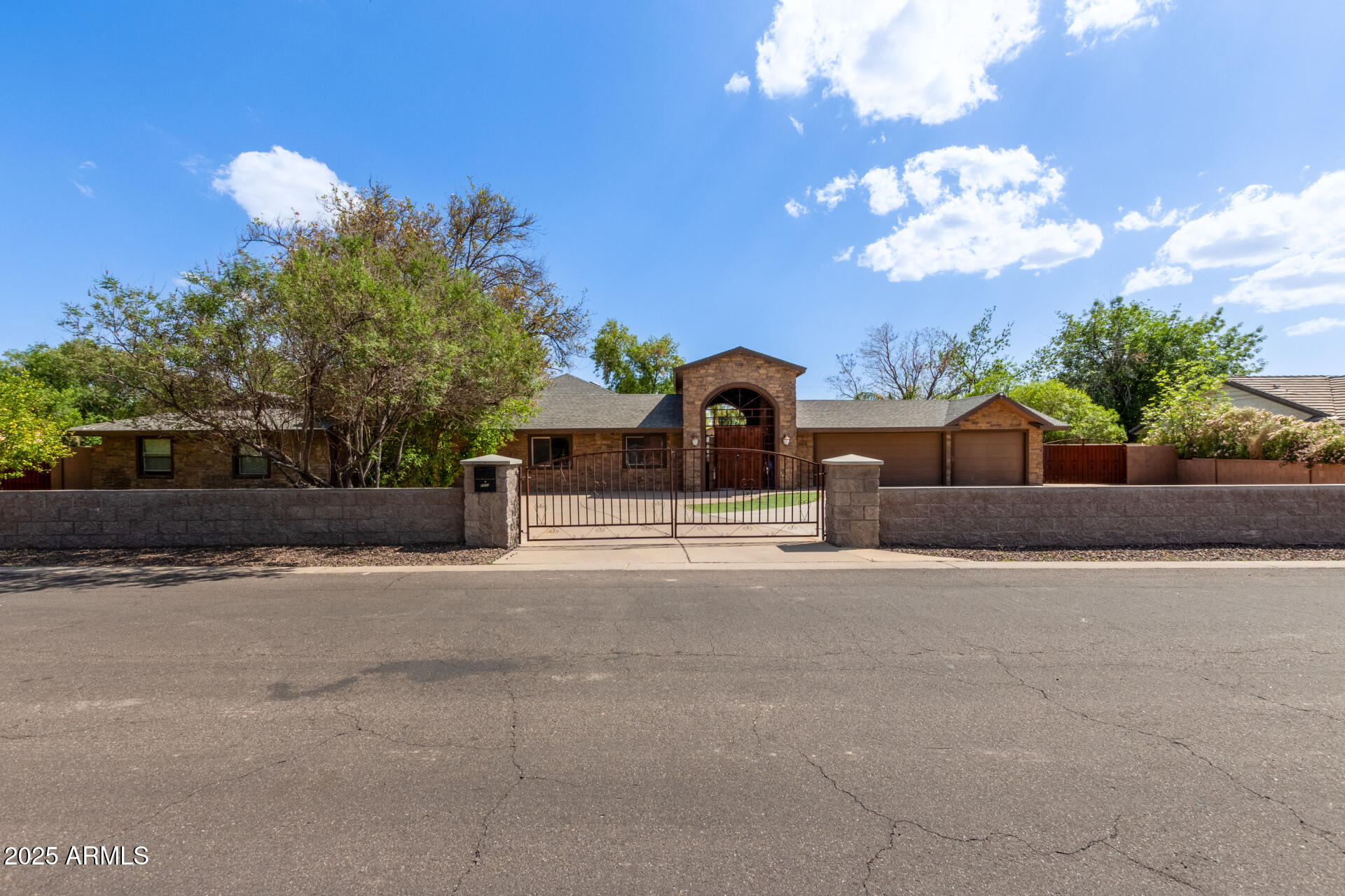 2043 E Quartz Street