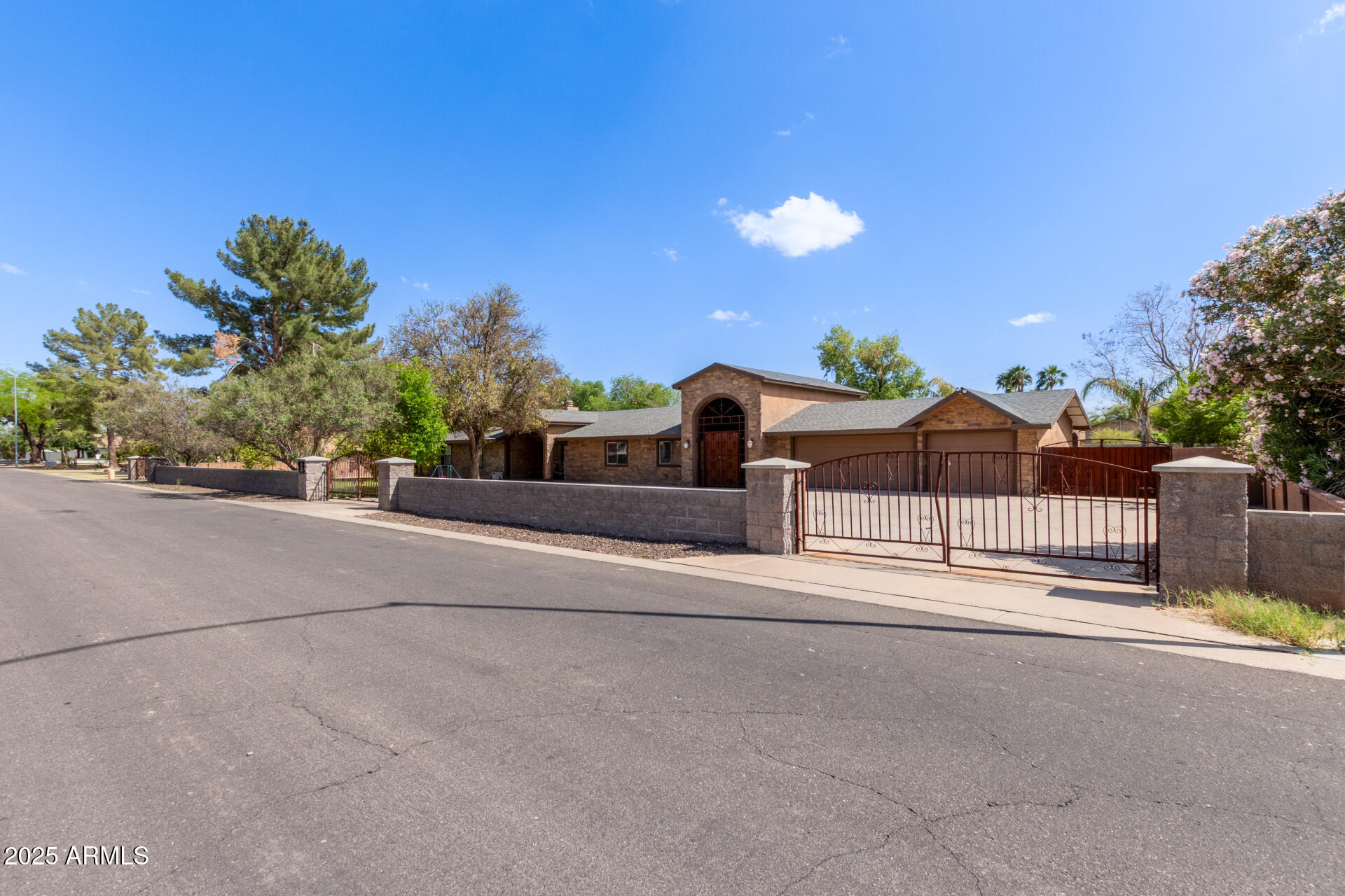 2043 E Quartz Street