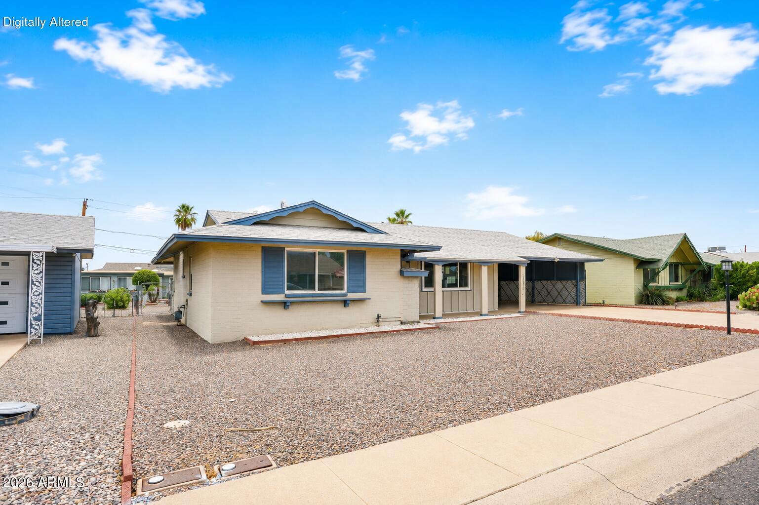 10819 W CANTERBURY Drive