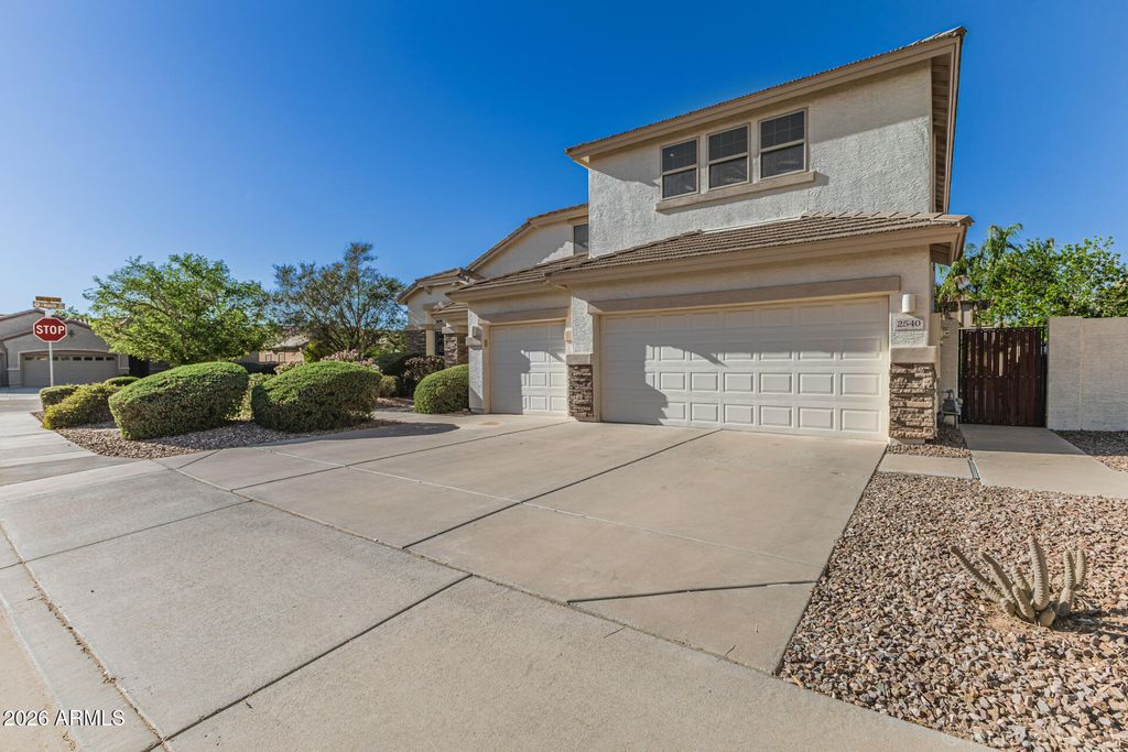 Photo of 2540 E Hazeltine Way, Chandler, AZ 85249 (MLS # 7000136)
