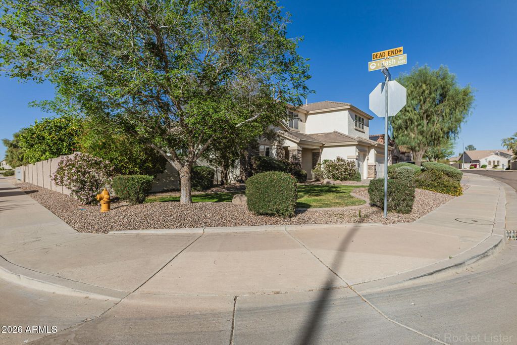 Photo of 2540 E Hazeltine Way, Chandler, AZ 85249 (MLS # 7000136)