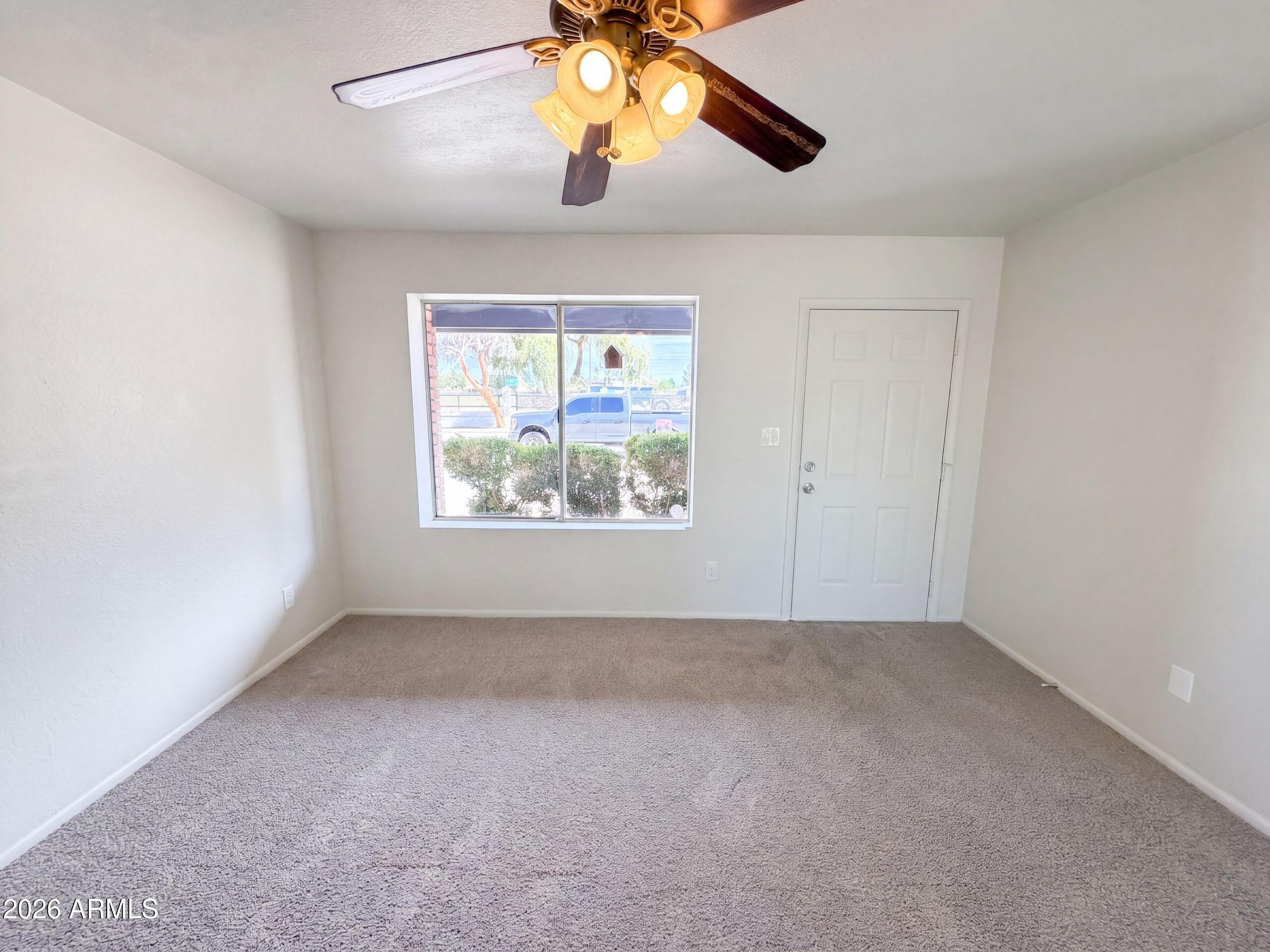 1413 W BEHREND Drive