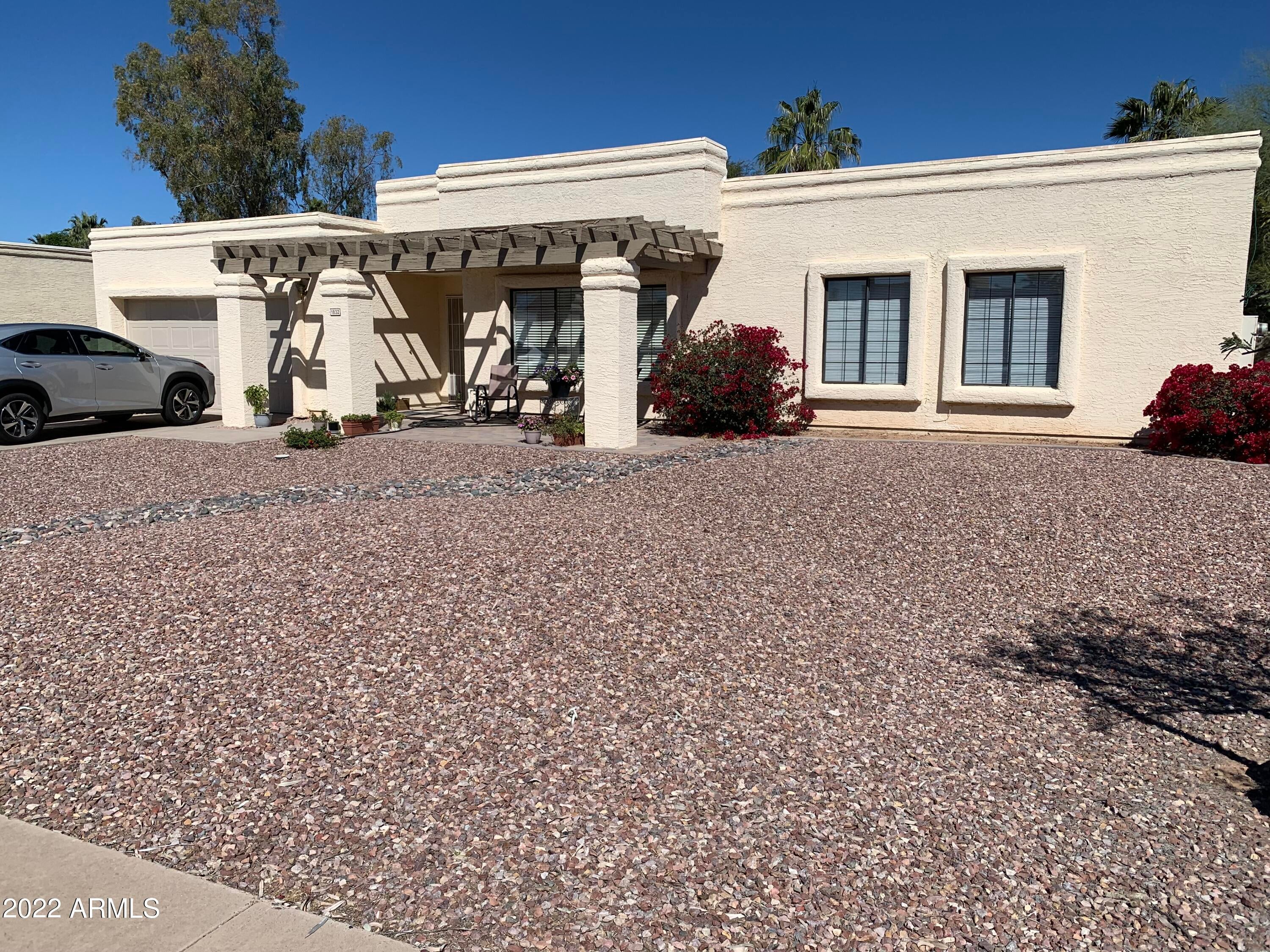 1832 E Hermosa Drive