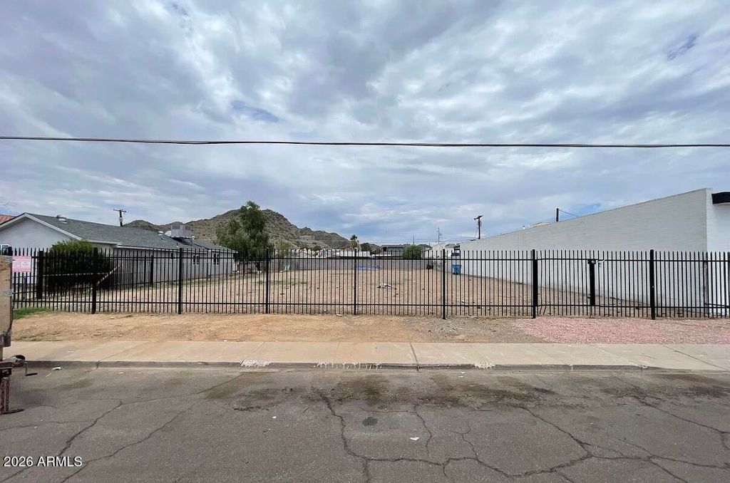 Photo of 536 E Vogel Avenue #-, Phoenix, AZ 85020 (MLS # 6998559)