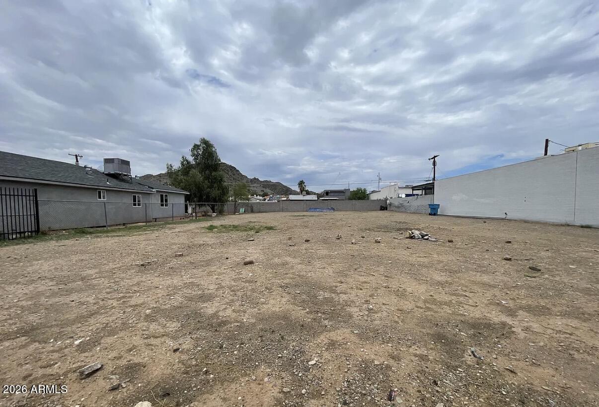 536 E VOGEL Avenue -