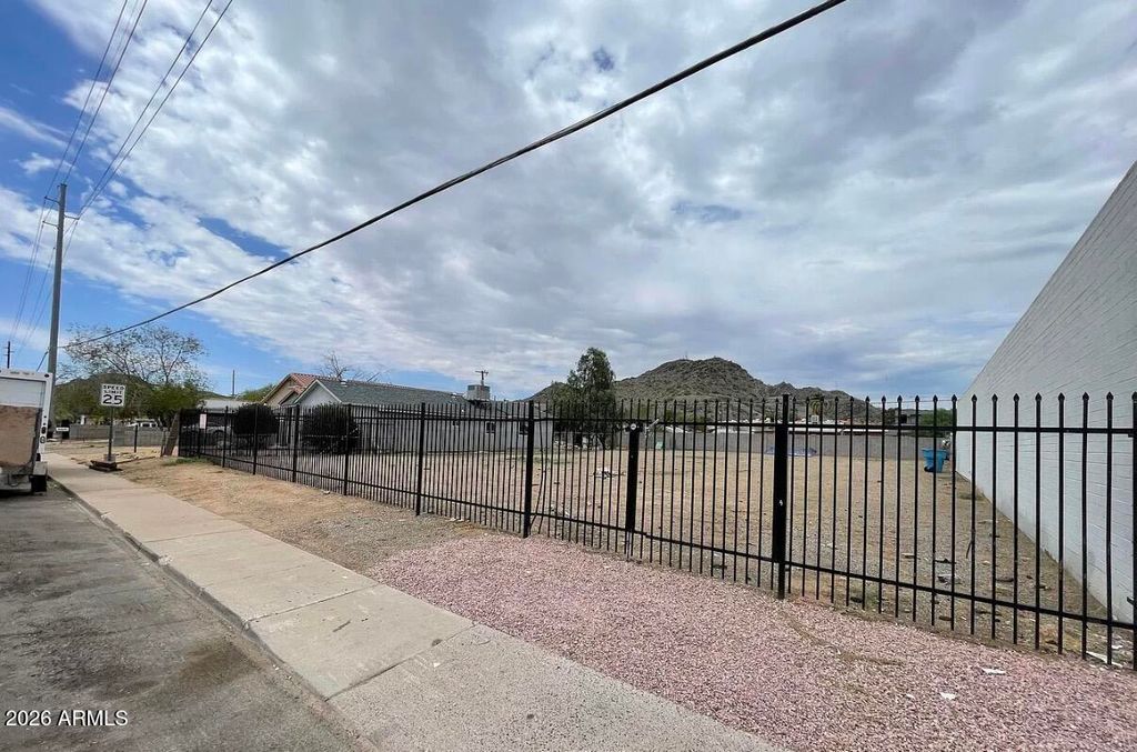 Photo of 536 E Vogel Avenue #-, Phoenix, AZ 85020 (MLS # 6998559)