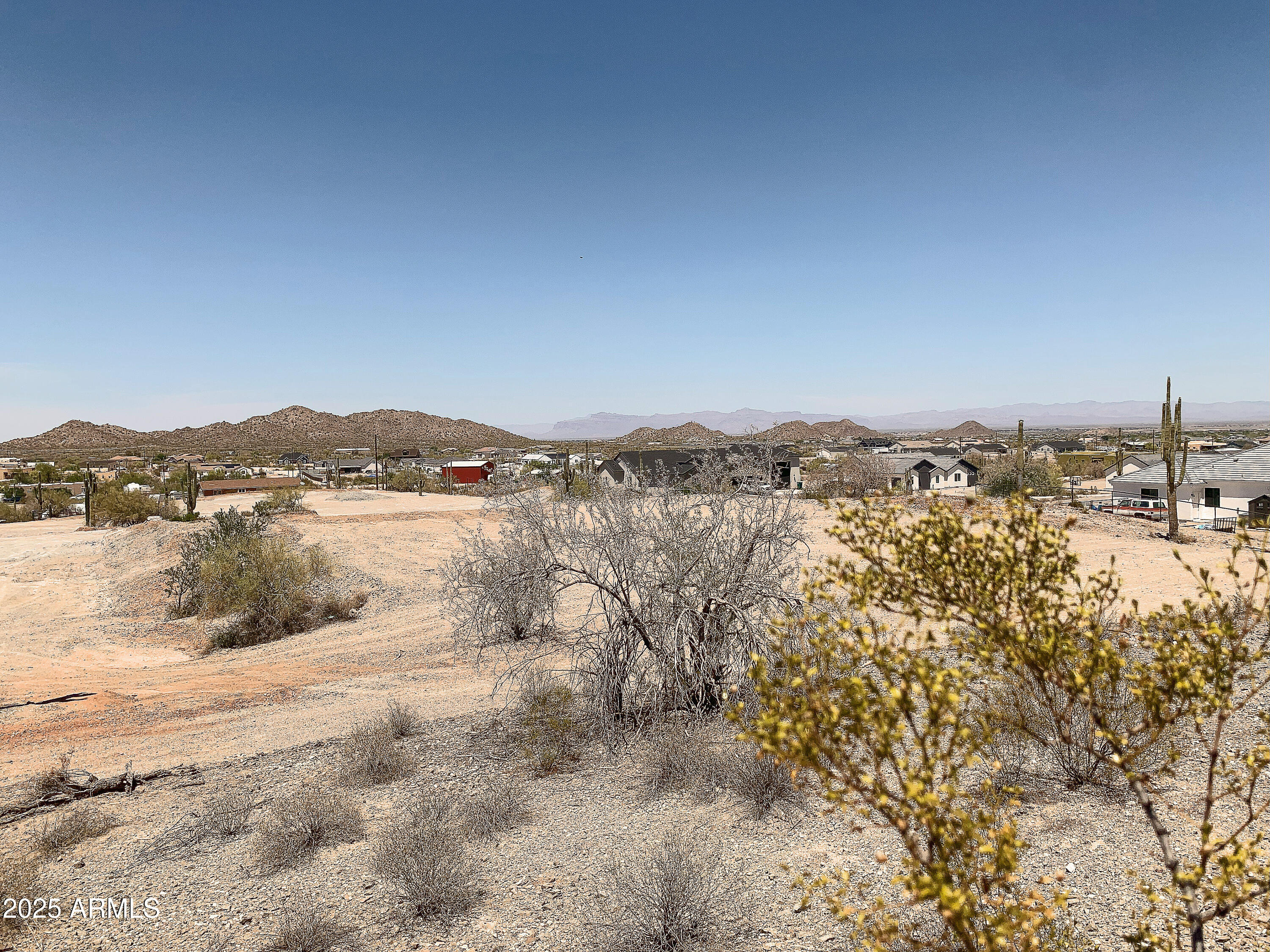 Homes 2 0 W Hummingbird Road -