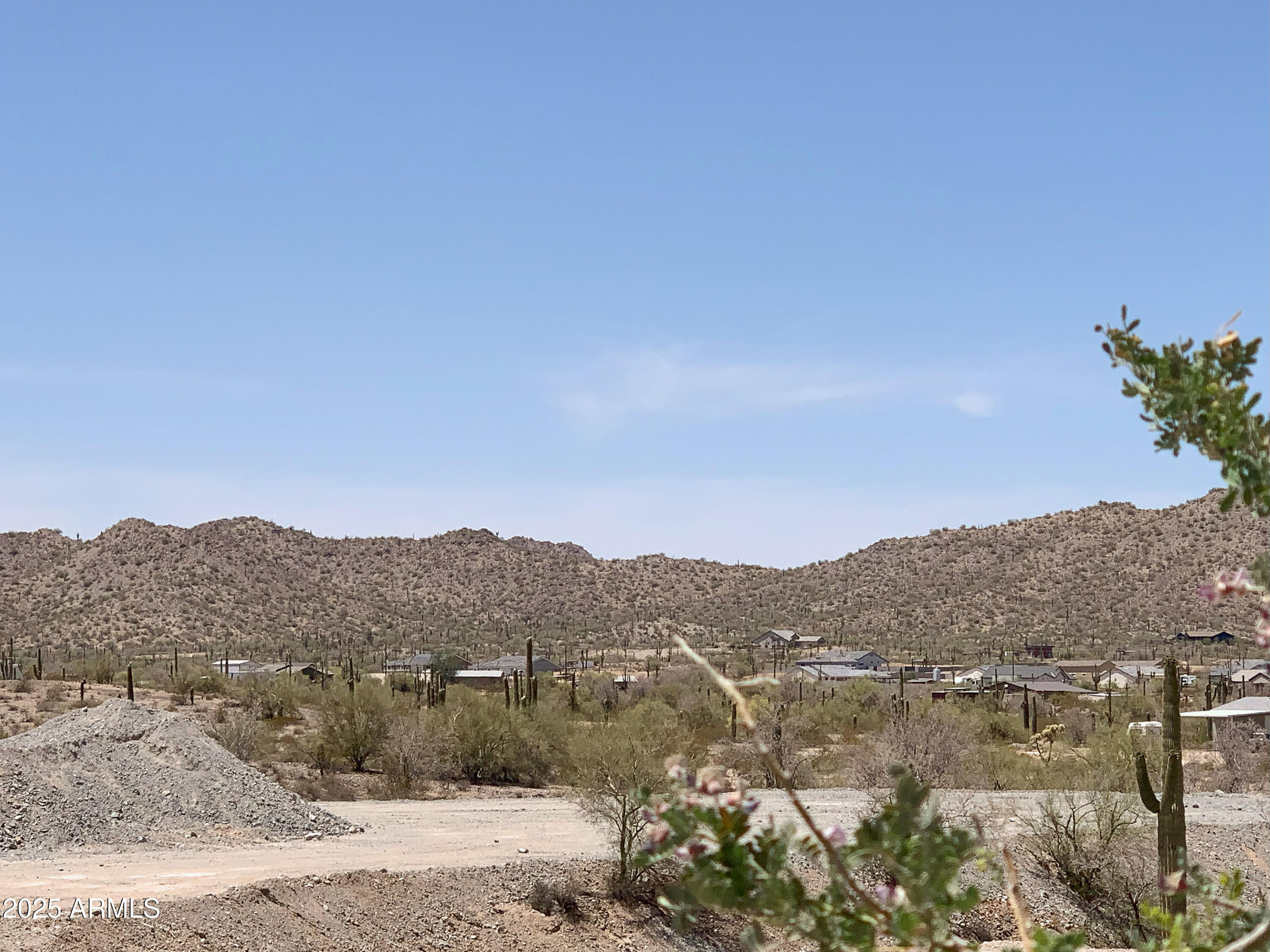 Homes 1 0 W Hummingbird Road -