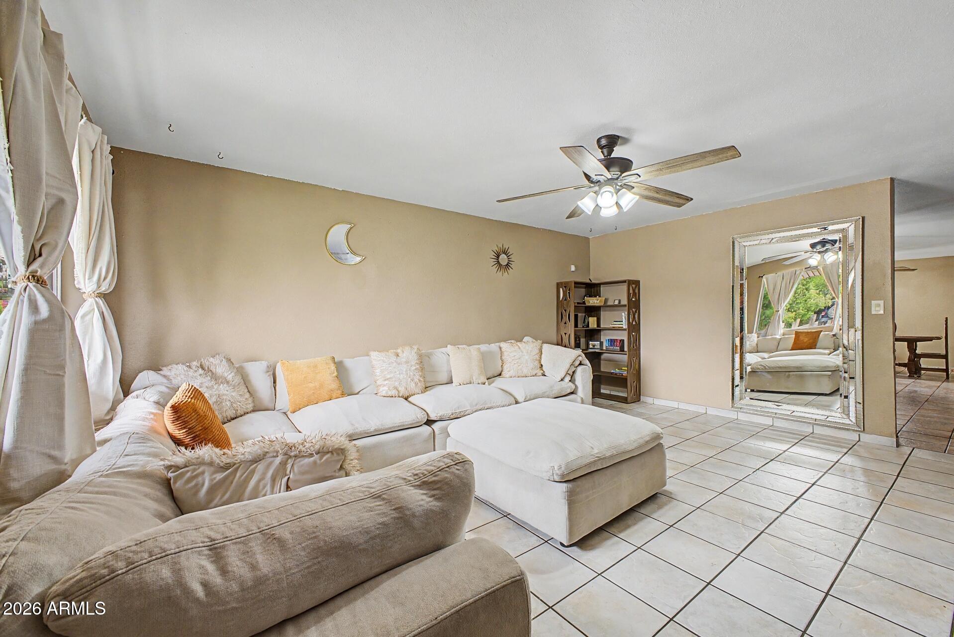 3613 W Echo Lane