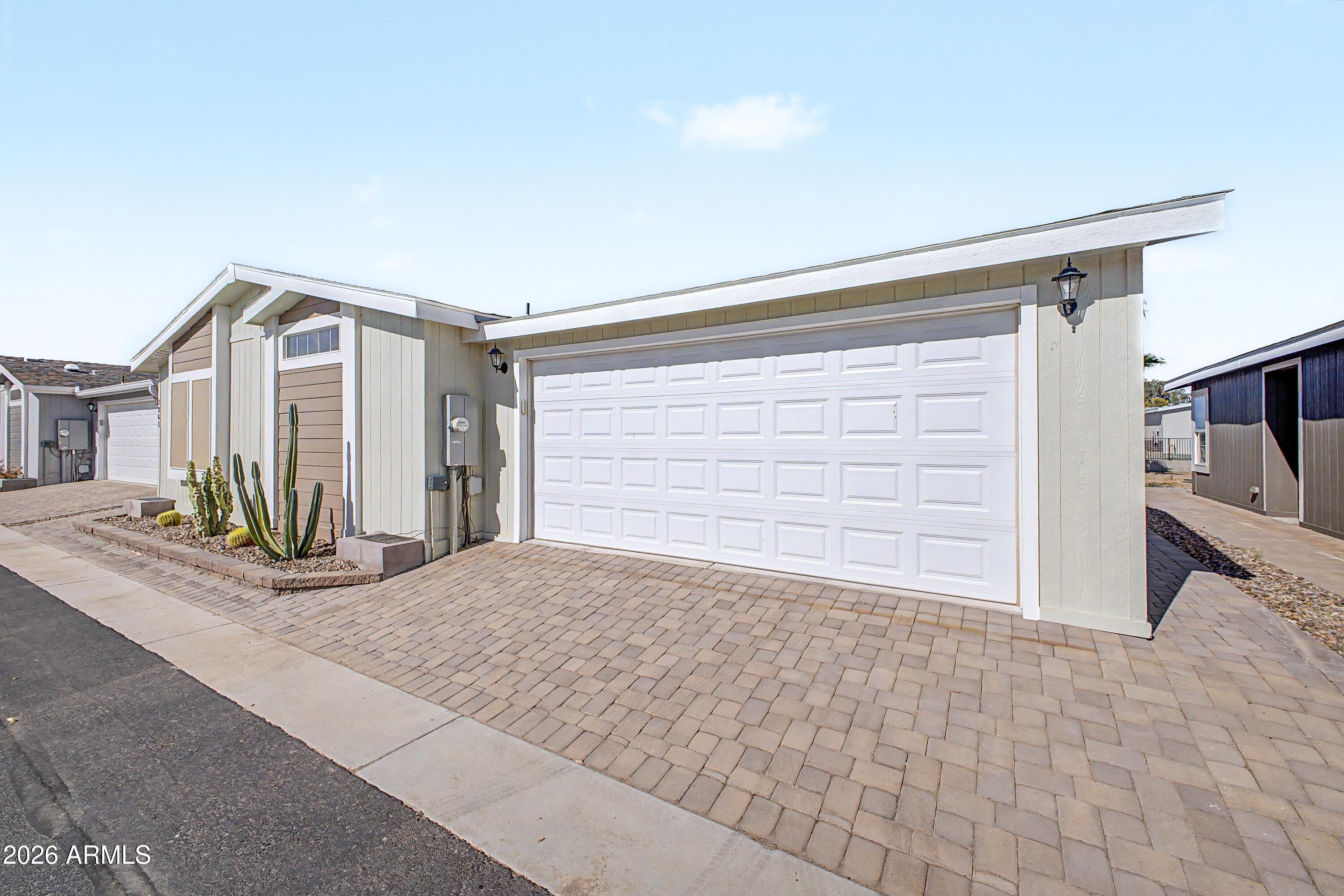 11201 N El Mirage Rd -- 1261