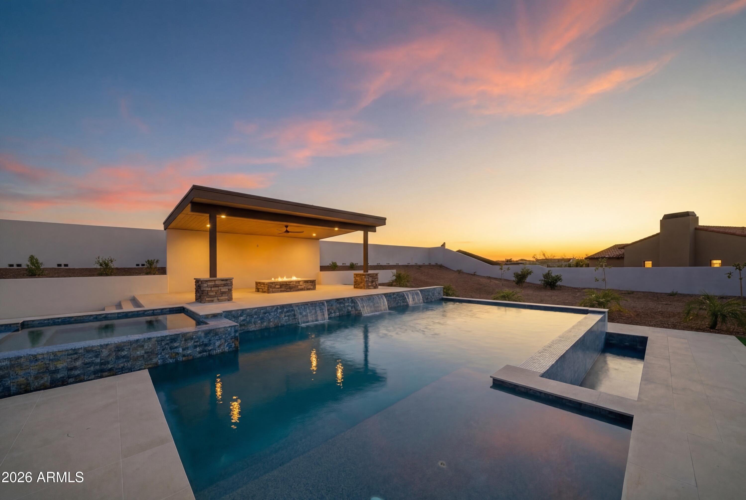 3139 N HERITAGE Street