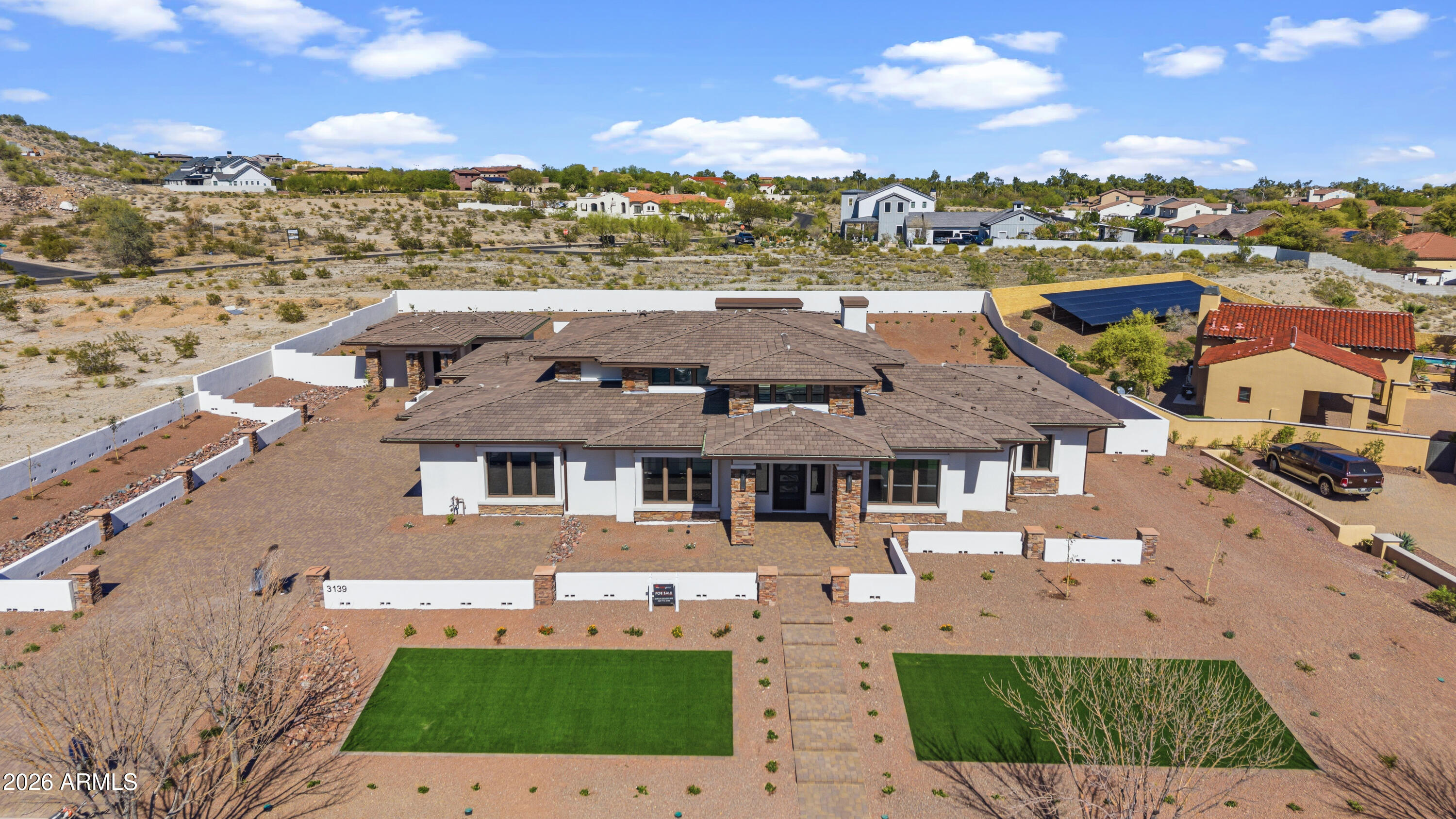 3139 N HERITAGE Street