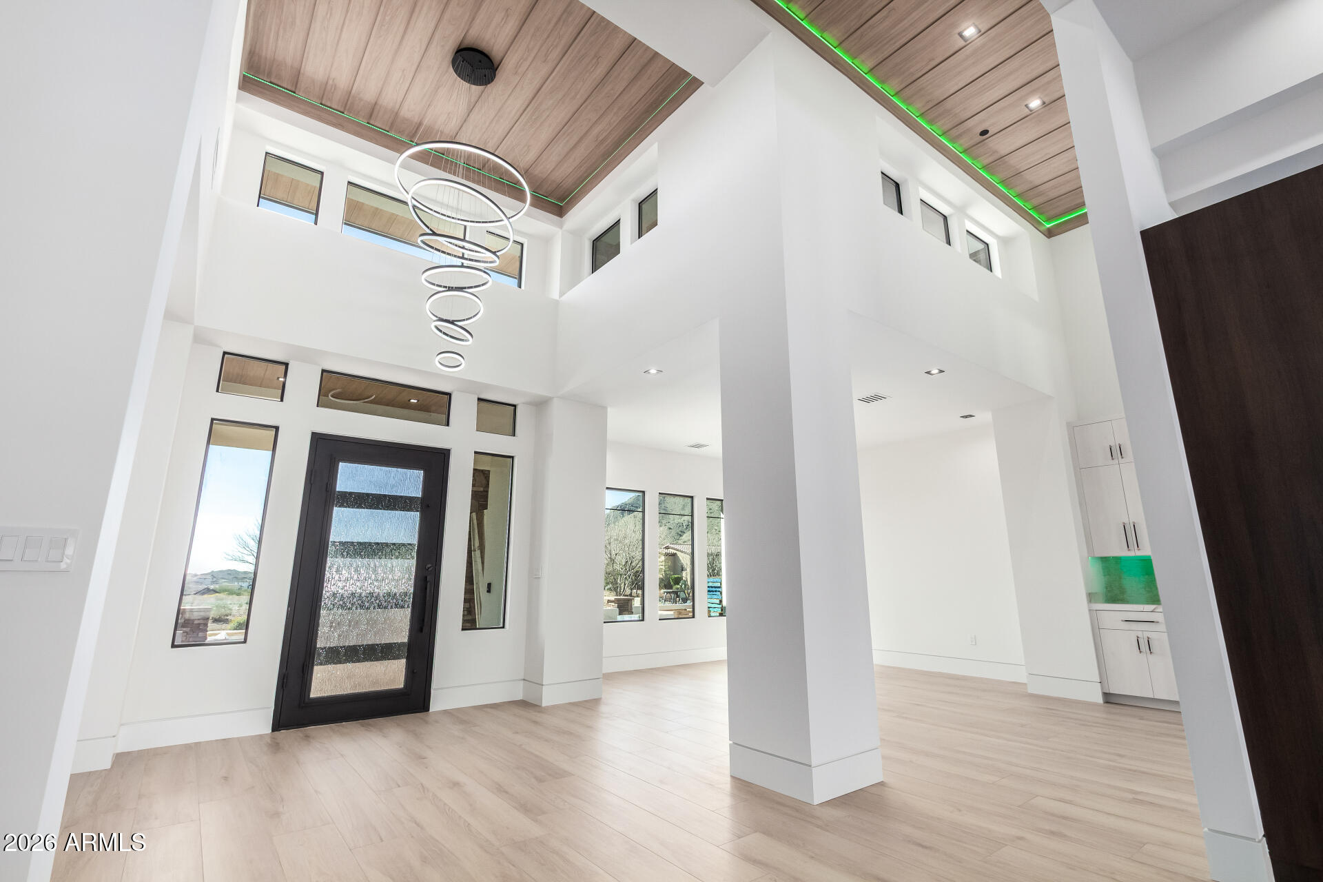 3139 N HERITAGE Street