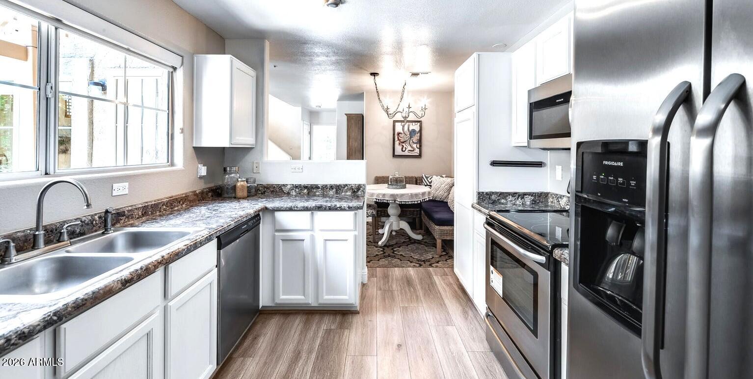 1633 E LAKESIDE Drive 131