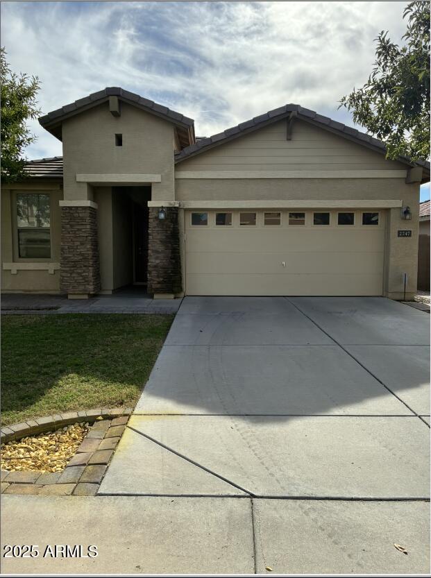 2747 E CLIFTON Avenue