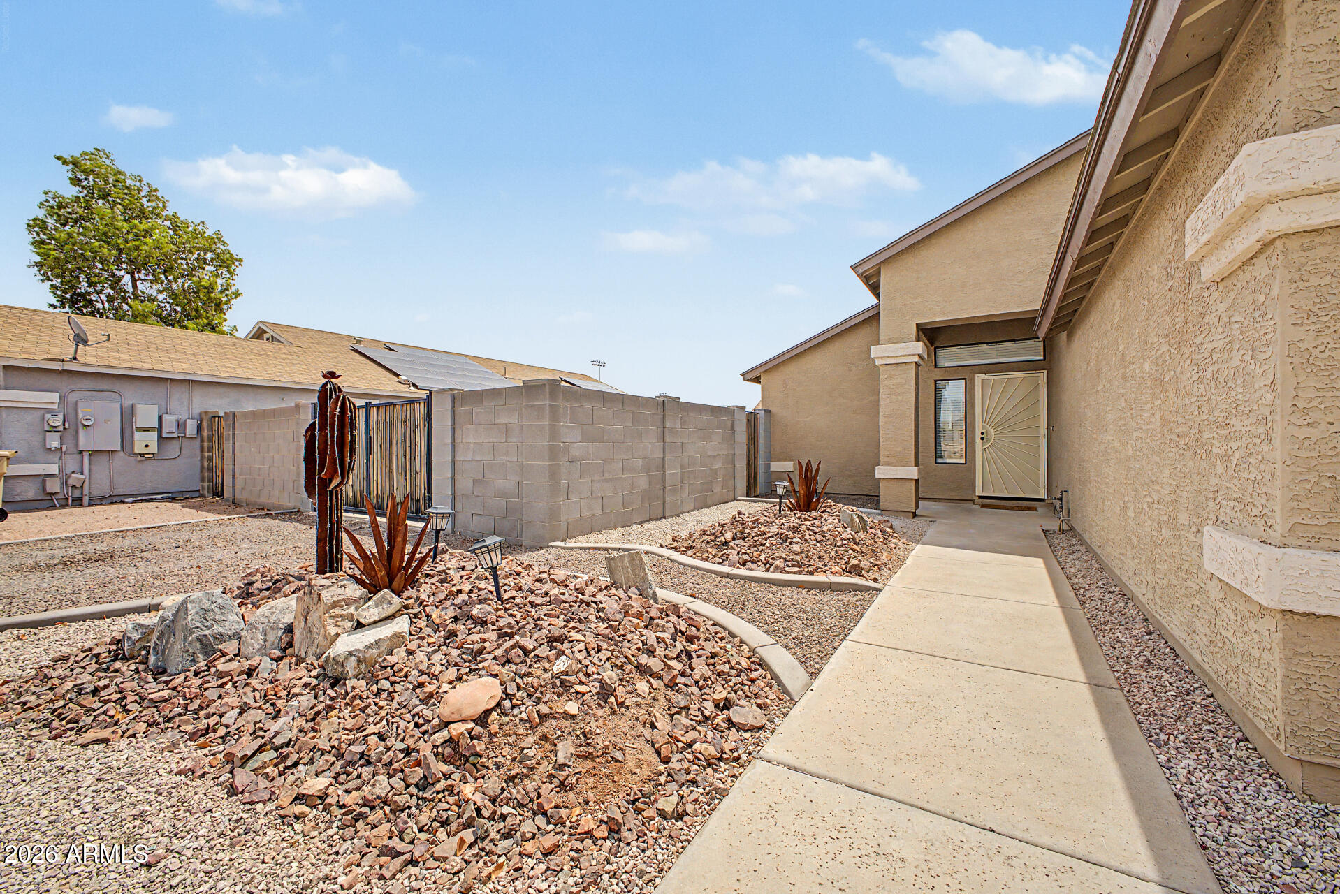 747 E ARIZONA Avenue