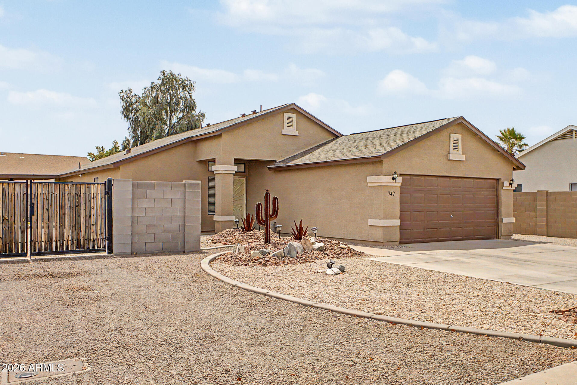 747 E ARIZONA Avenue