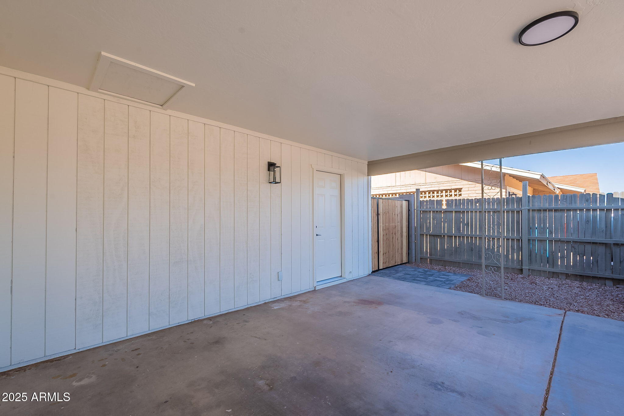 656 E MESQUITE Avenue