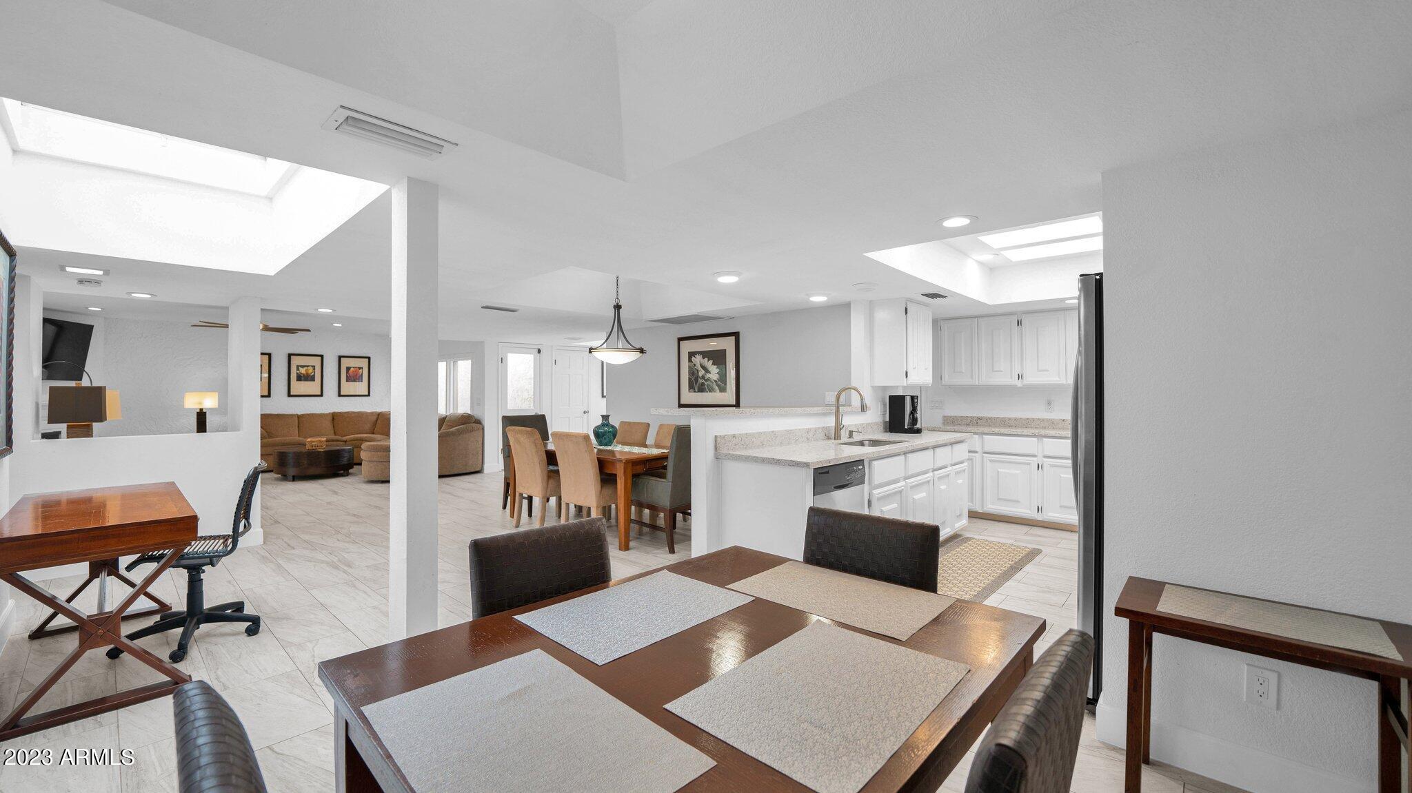 8095 E VIA DEL DESIERTO --