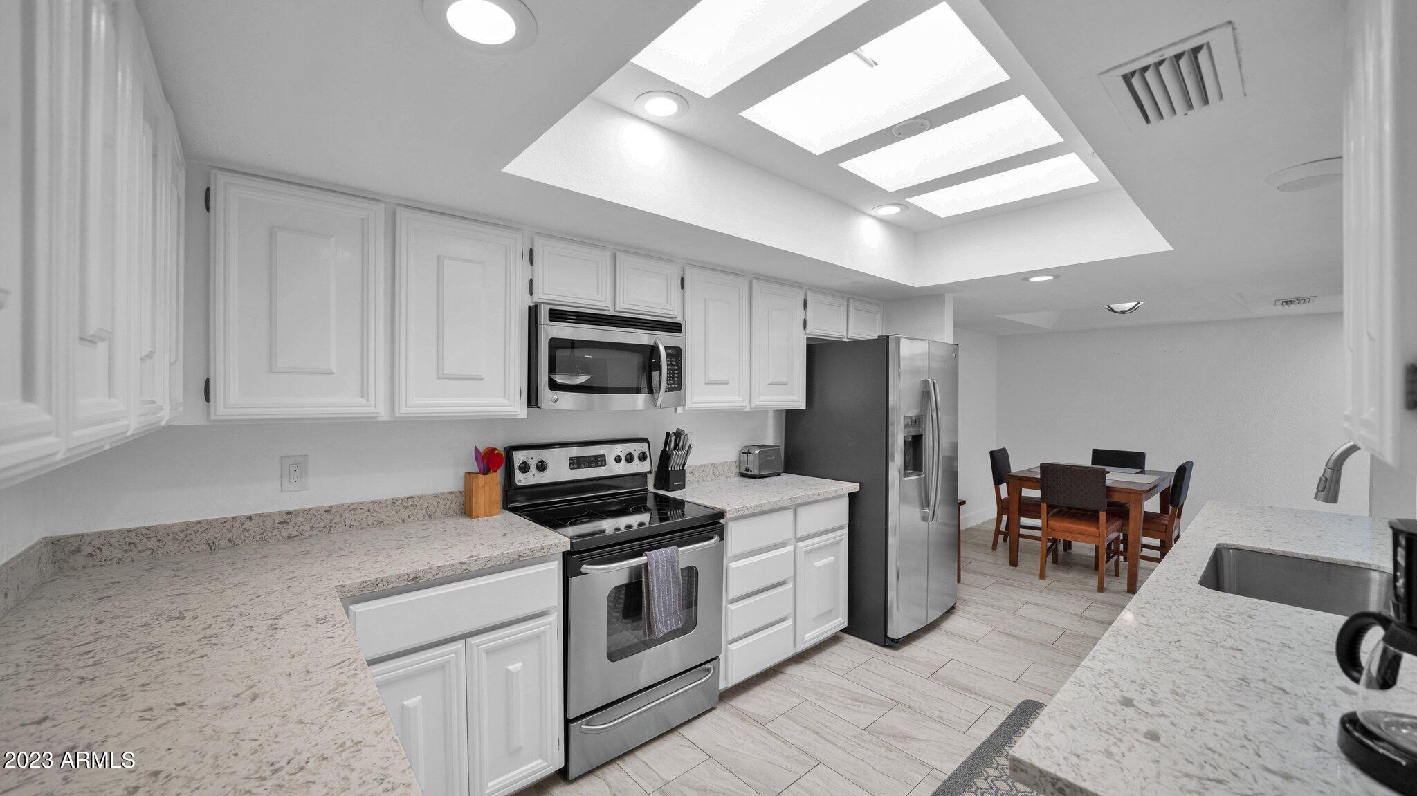 8095 E VIA DEL DESIERTO --