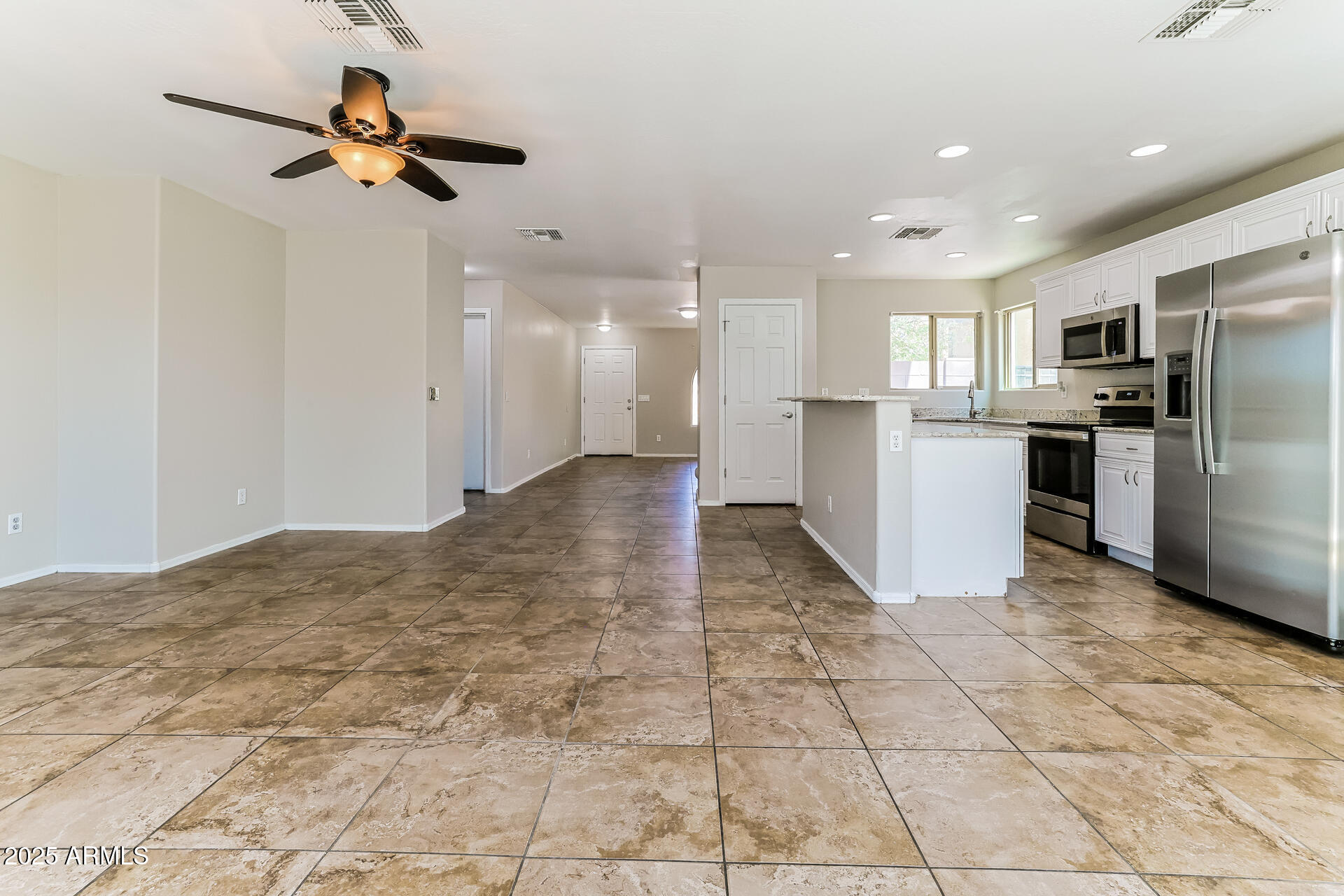 2129 E YUMA Avenue