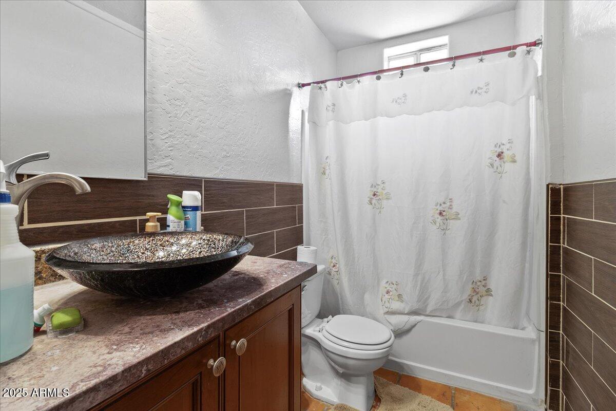 421 S WILBUR --
