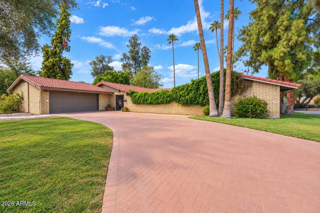 Photo of 2048 E Golf Avenue, Tempe, AZ 85282 (MLS # 7092945)