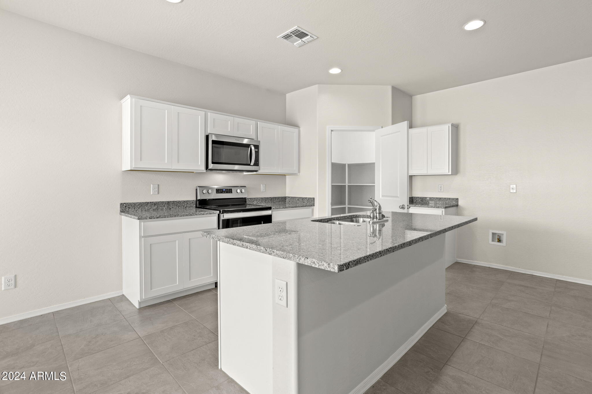 981 N 13TH Place