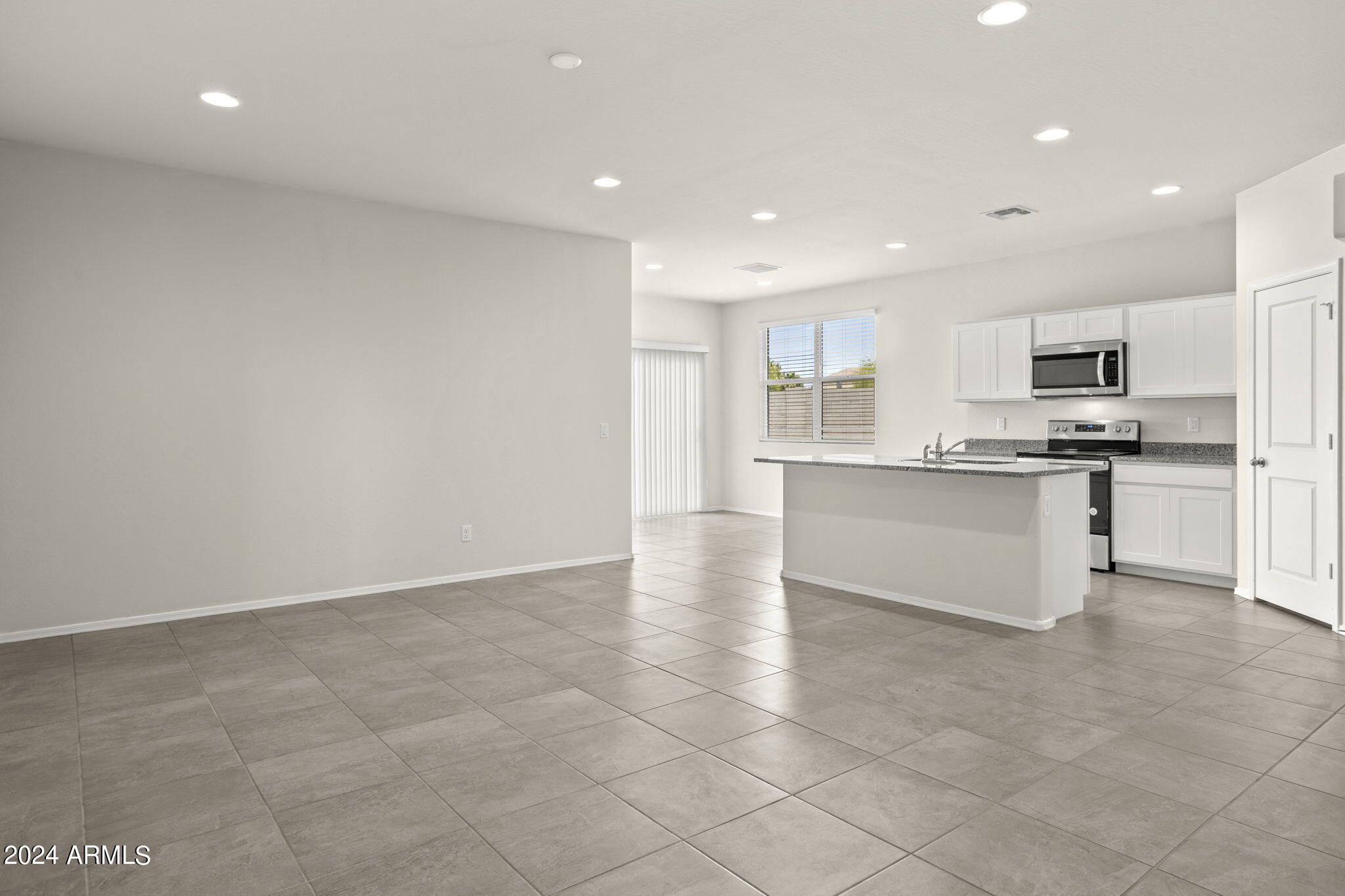 981 N 13TH Place