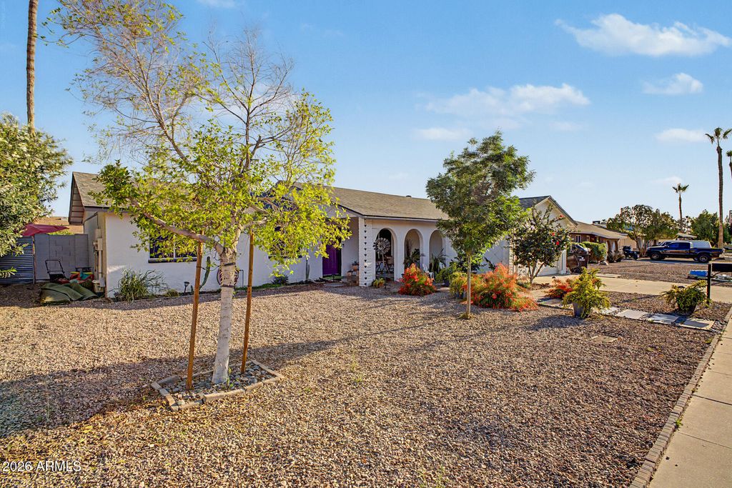 Photo of 3907 W Paradise Drive, Phoenix, AZ 85029 (MLS # 7026181)