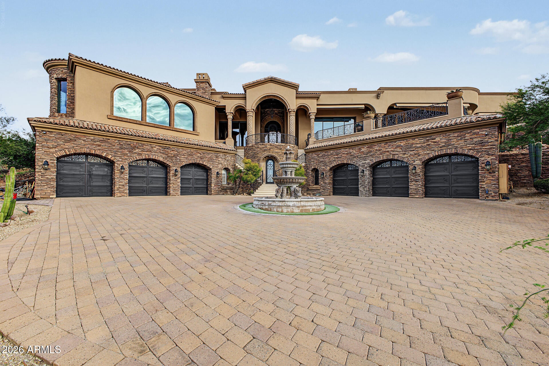 9245 N VISTA VERDE Court