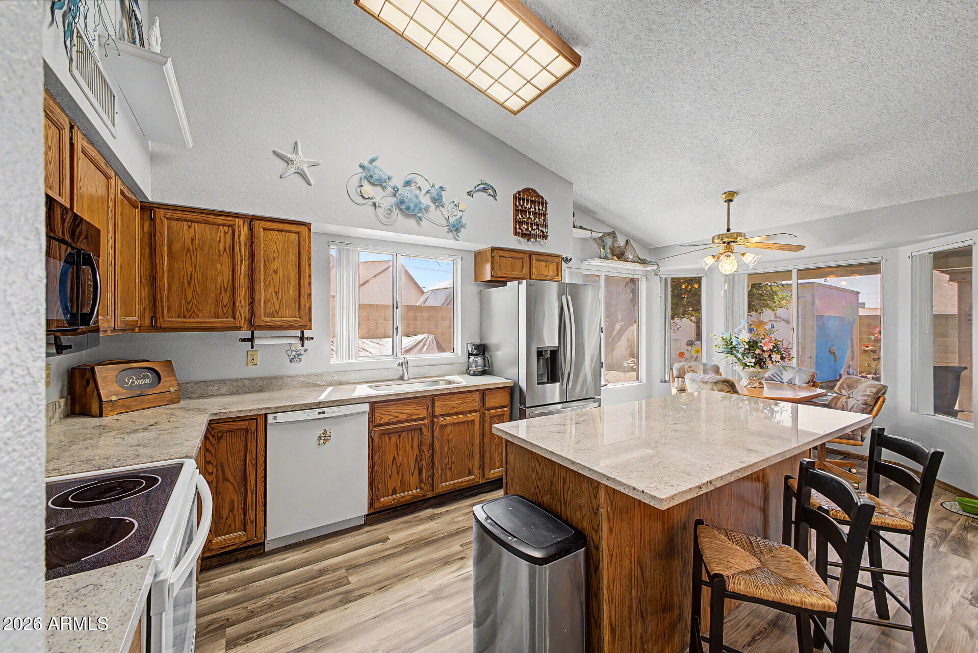 7537 E GARY Circle