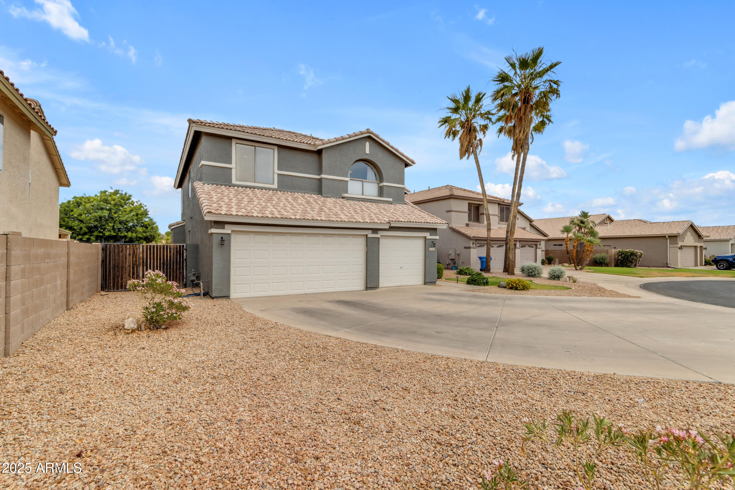 1405 S HONEYSUCKLE Circle