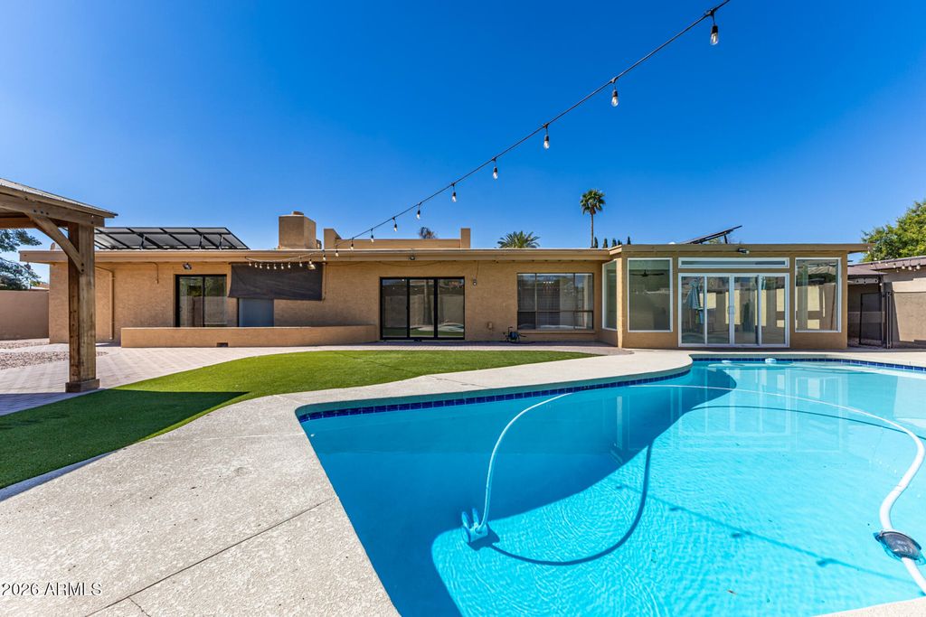 Photo of 6517 S Hazelton Lane, Tempe, AZ 85283 (MLS # 6993369)