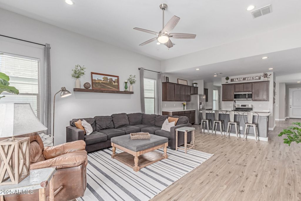 Photo of 681 W Belmont Red Trail, San Tan Valley, AZ 85143 (MLS # 6932337)