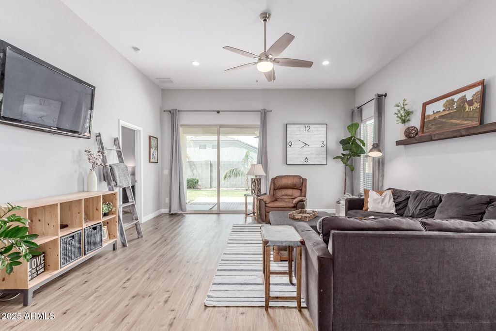 Photo of 681 W Belmont Red Trail, San Tan Valley, AZ 85143 (MLS # 6932337)