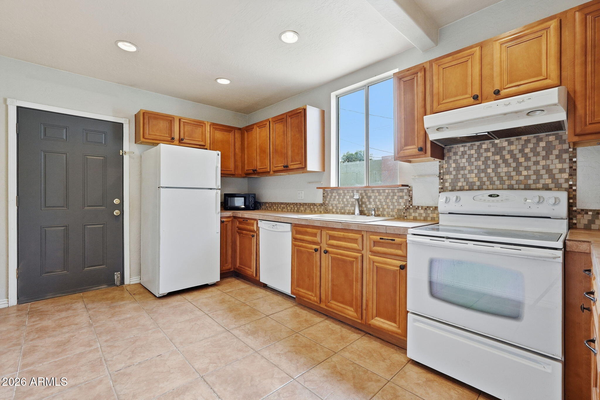 939 S PIONEER --
