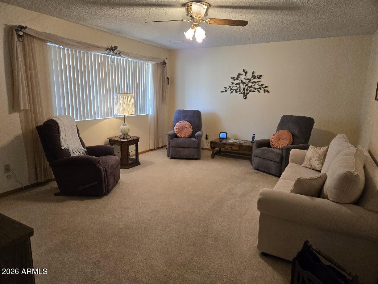 811 E CLANTON Avenue