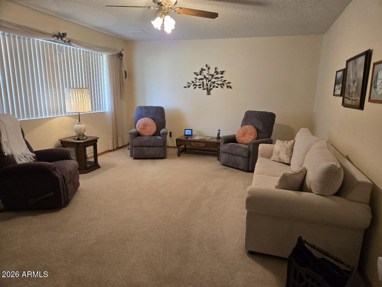 811 E CLANTON Avenue