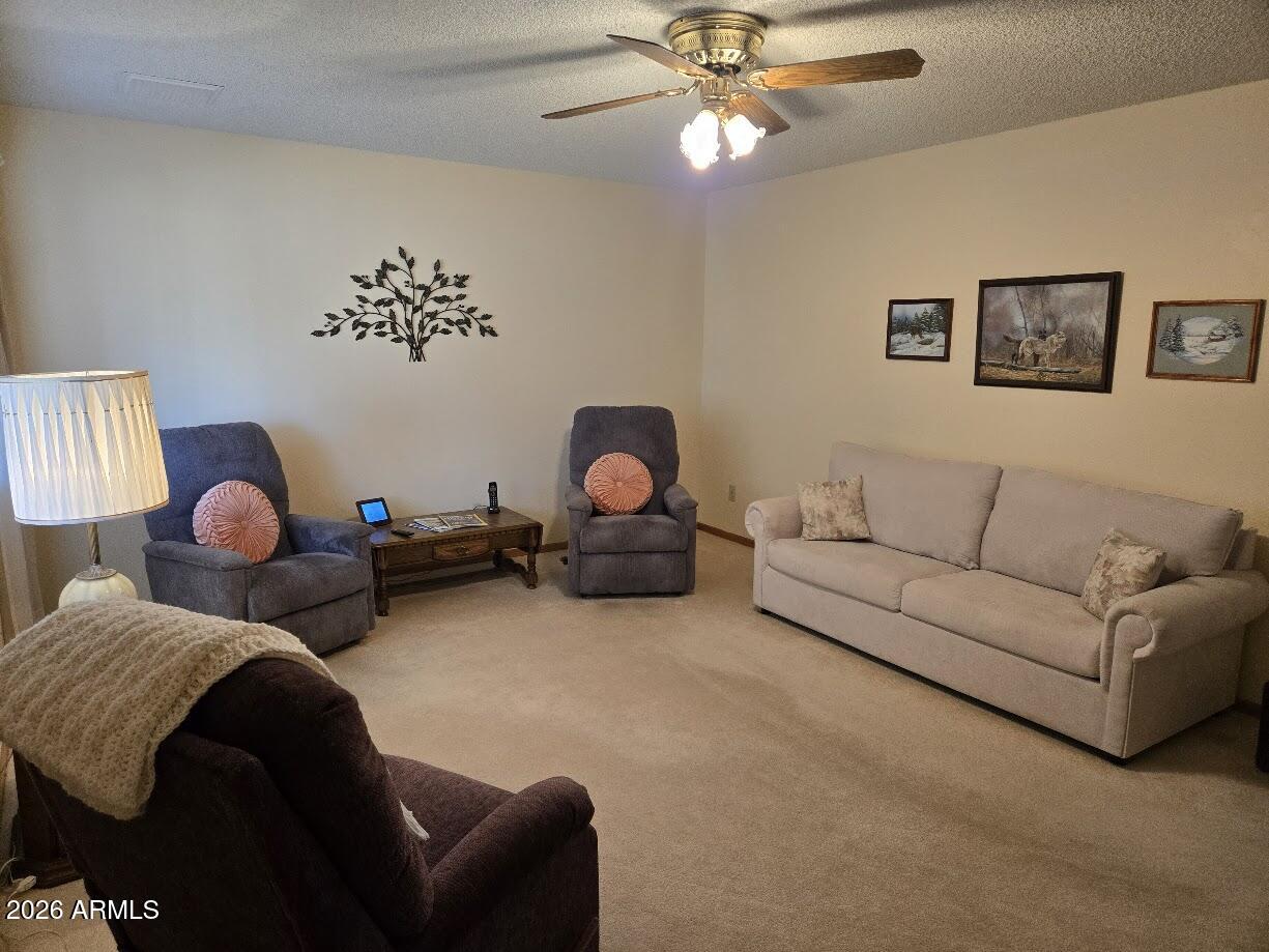 811 E CLANTON Avenue