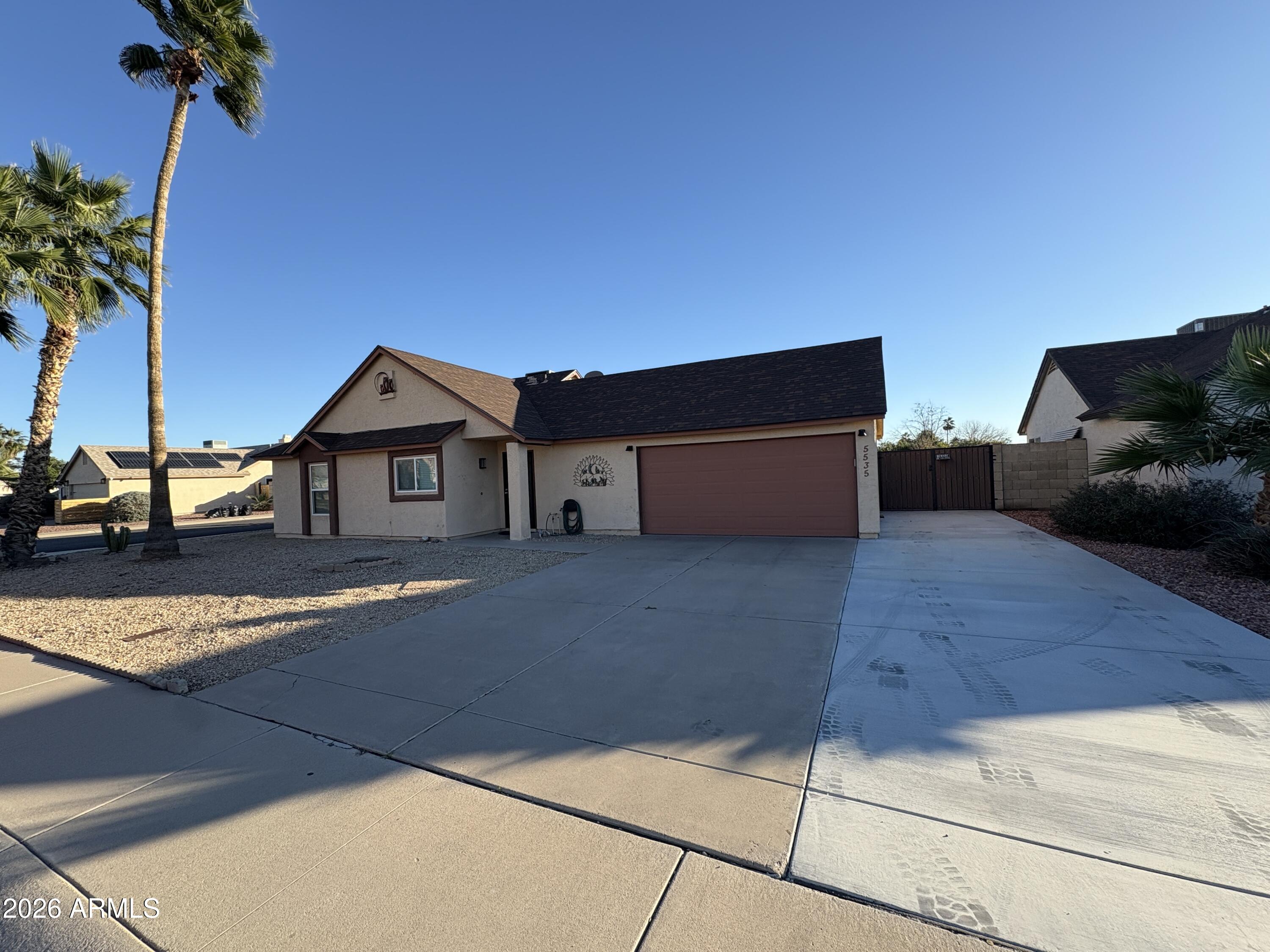 5535 W WILLOW Avenue