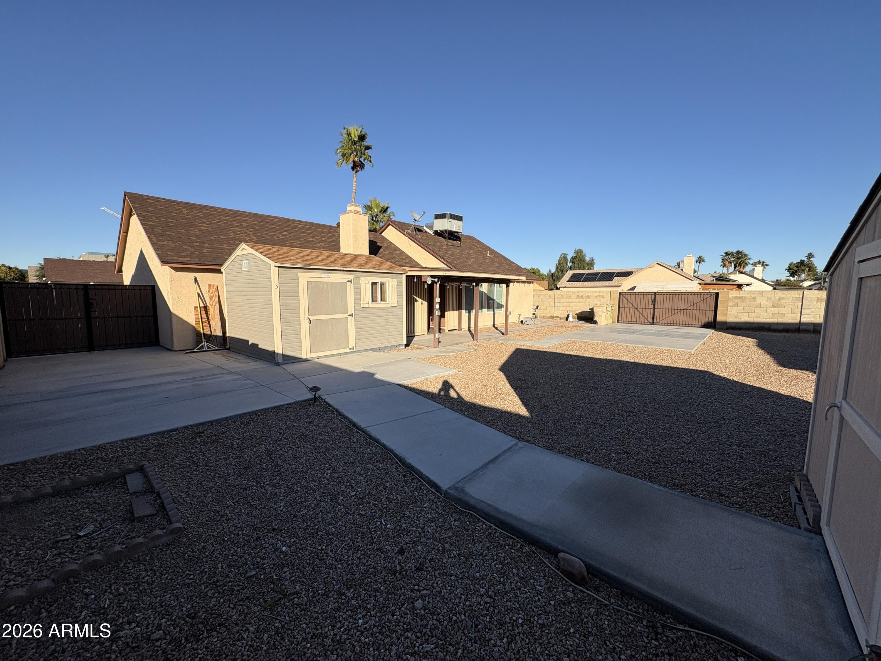 5535 W WILLOW Avenue