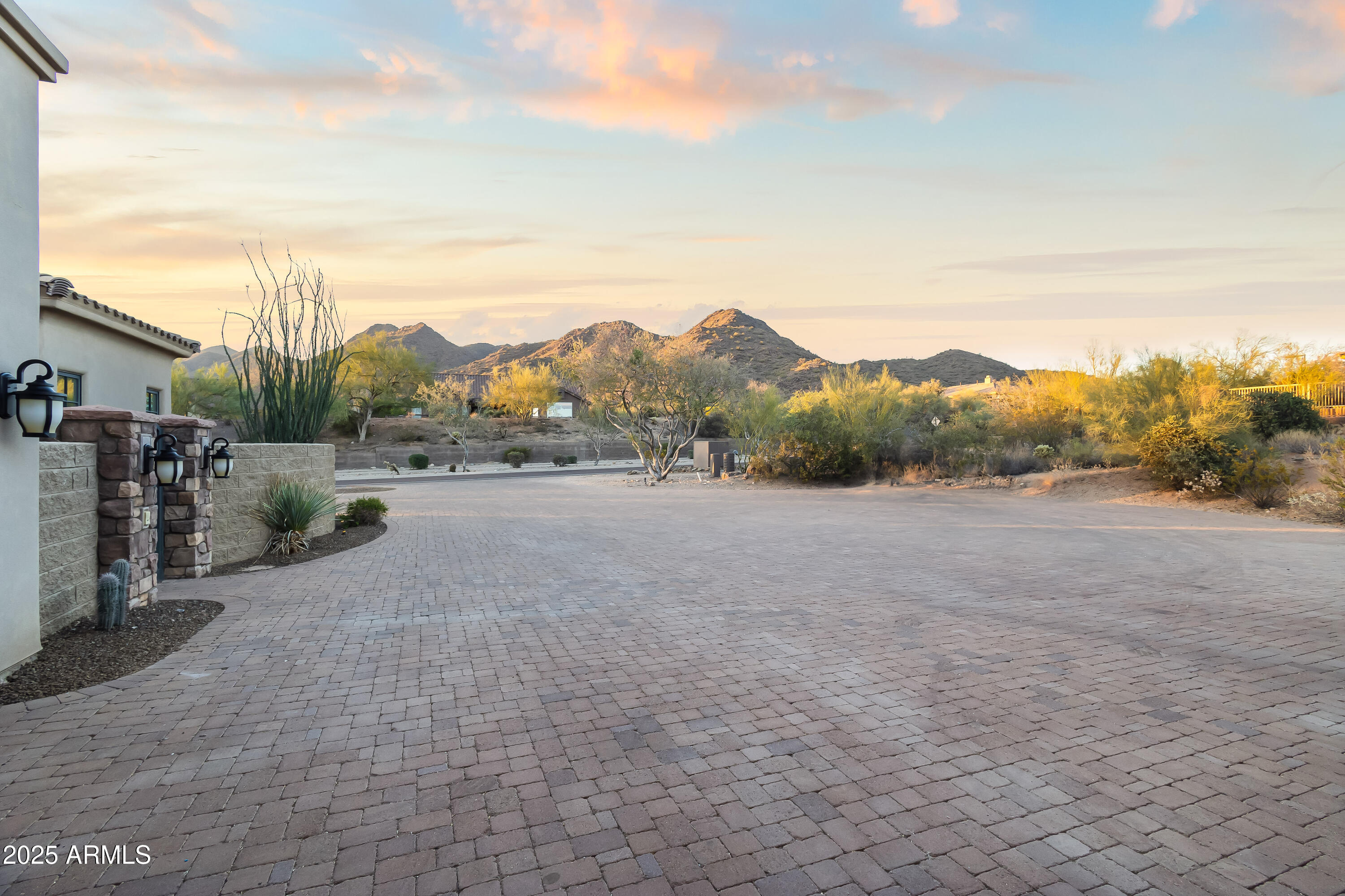 SCOTTSDALE MOUNTAIN ESTATES UNIT ONE - Residential