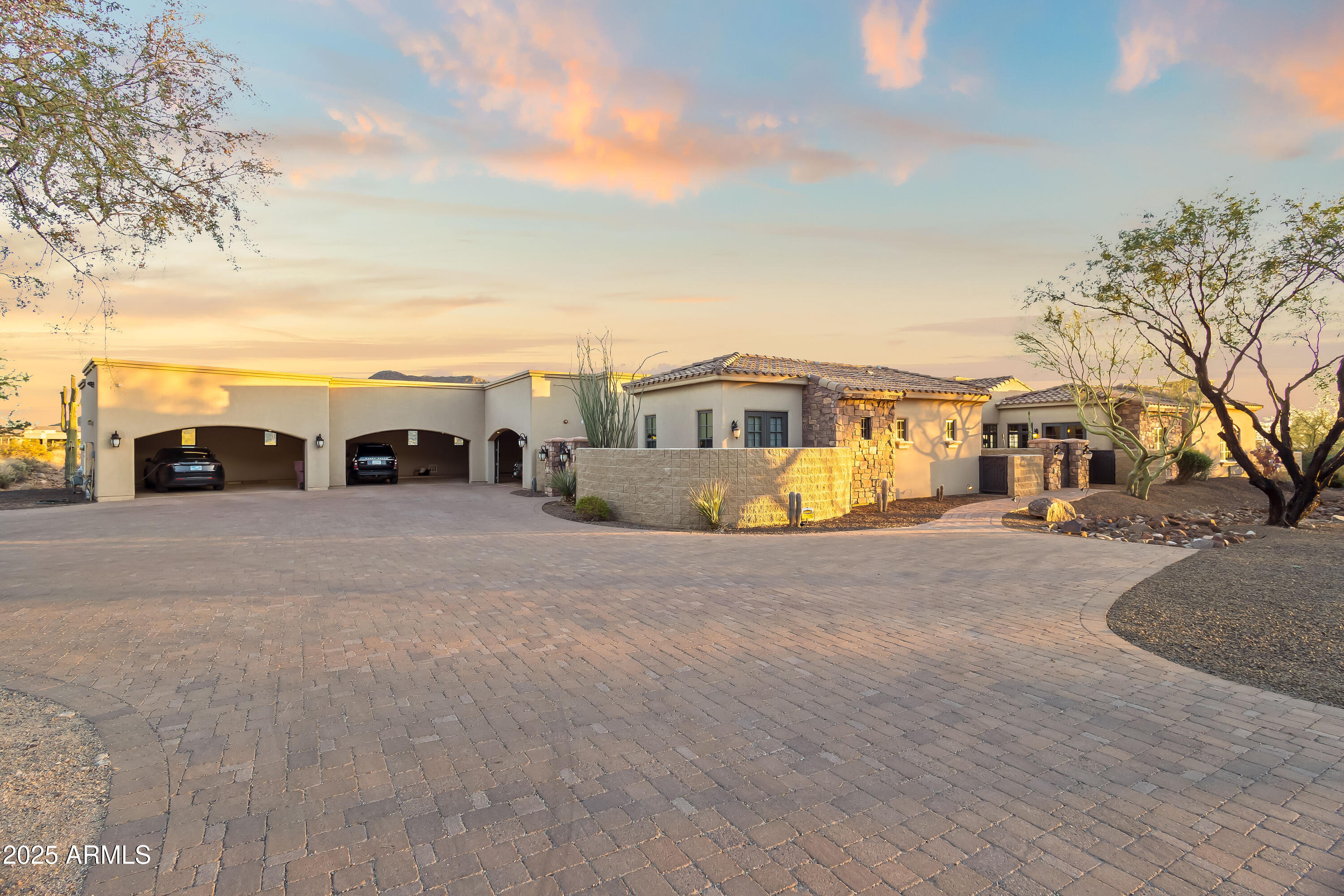 SCOTTSDALE MOUNTAIN ESTATES UNIT ONE - Residential