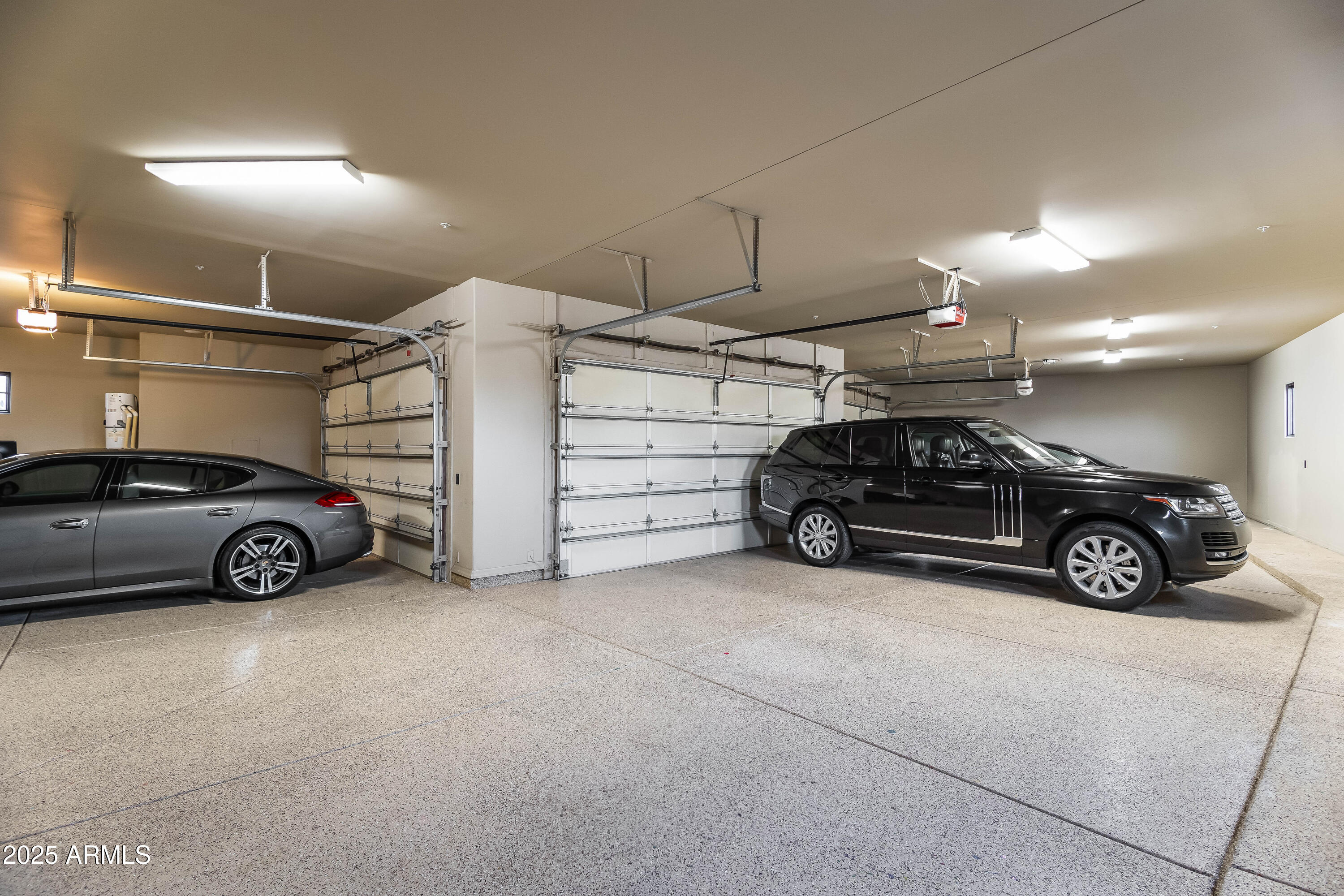 SCOTTSDALE MOUNTAIN ESTATES UNIT ONE - Residential