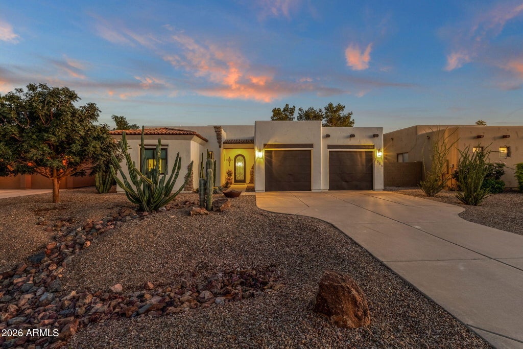 Photo of 1555 E Kings Court, Gilbert, AZ 85234 (MLS # 7093985)