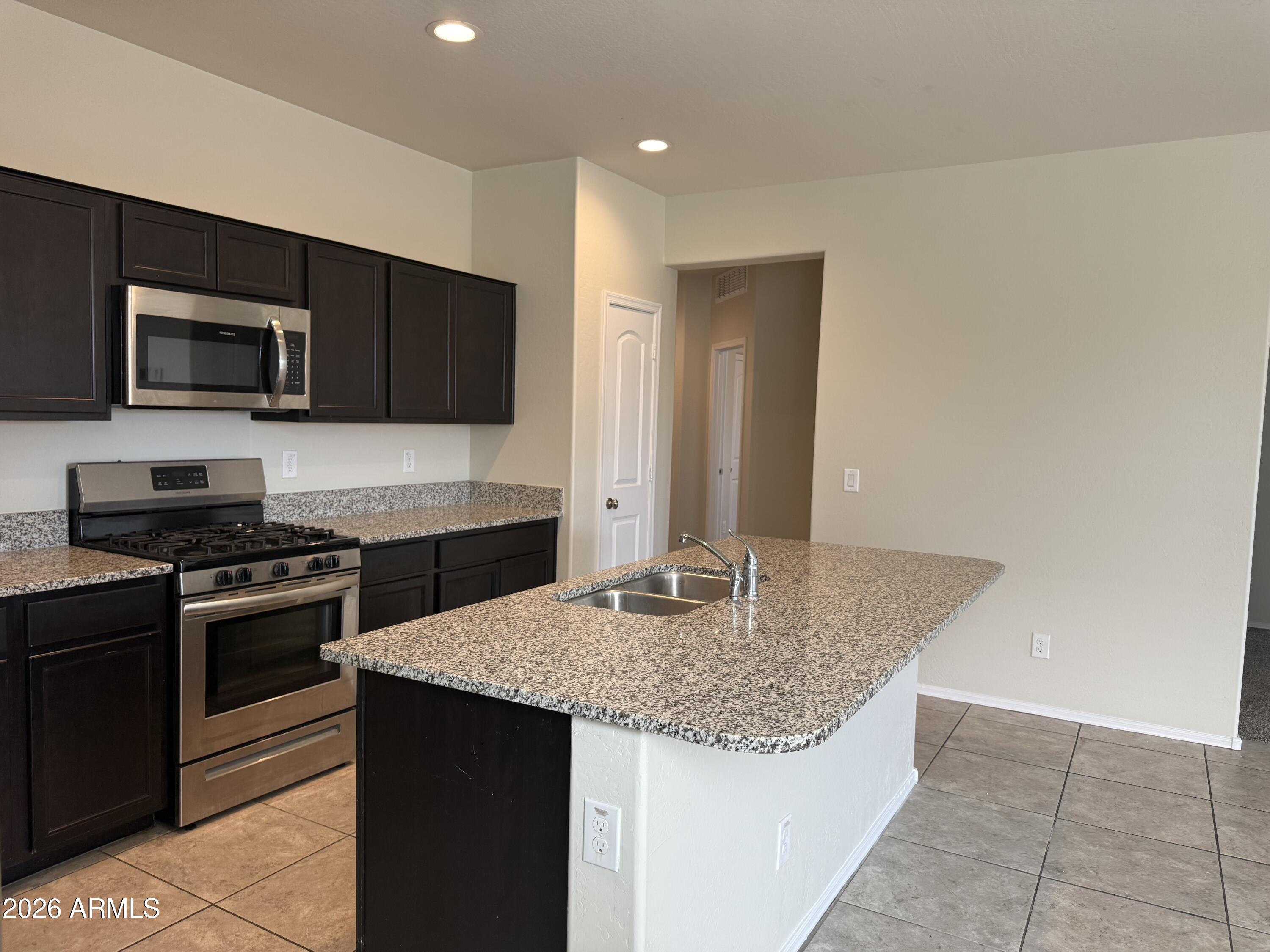 31009 W COLUMBUS Avenue