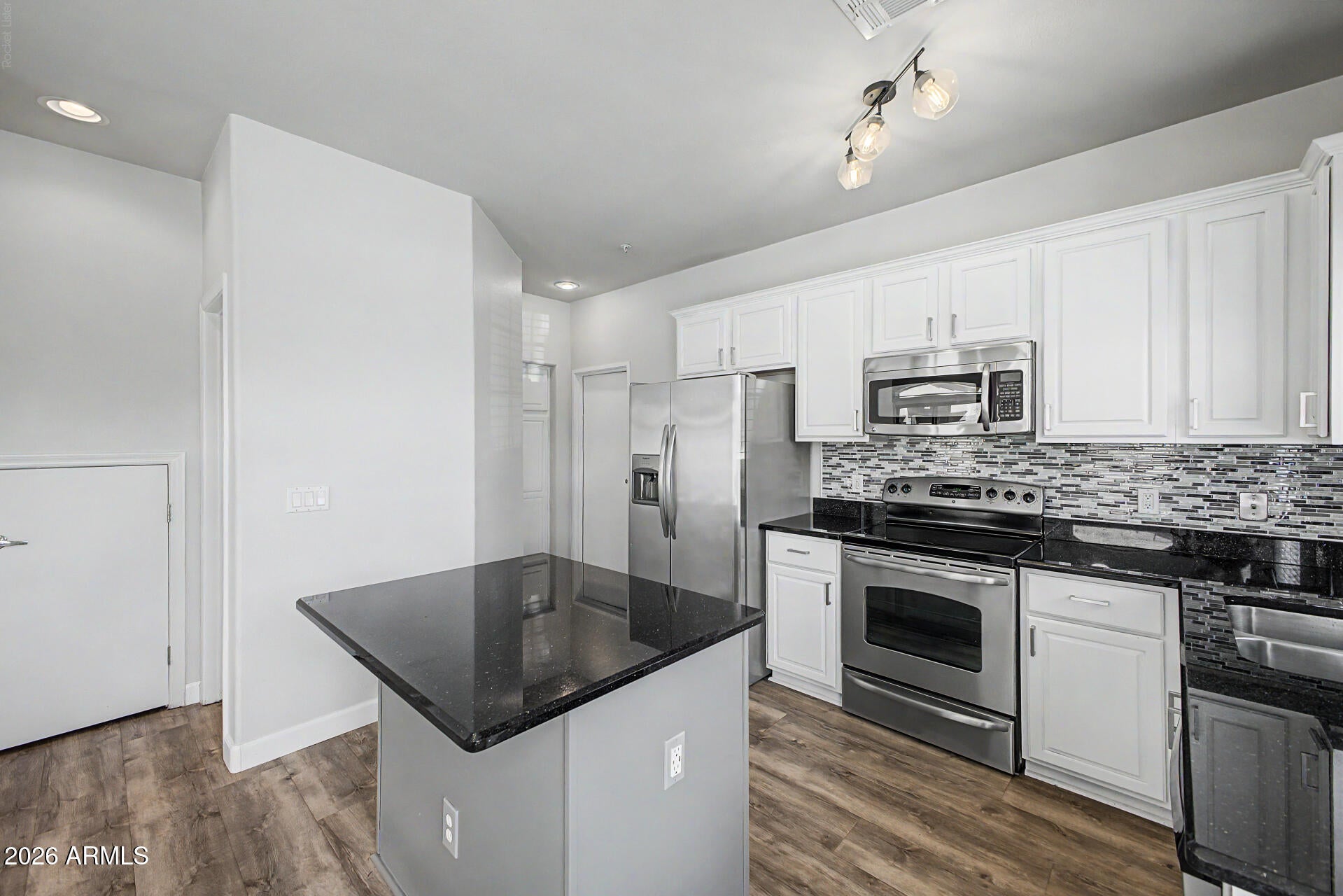 1350 S GREENFIELD Road 1033