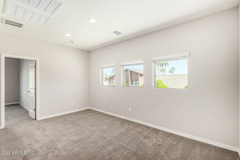 Townhouse in Phoenix AZ 2825 TRACY Lane 17.jpg